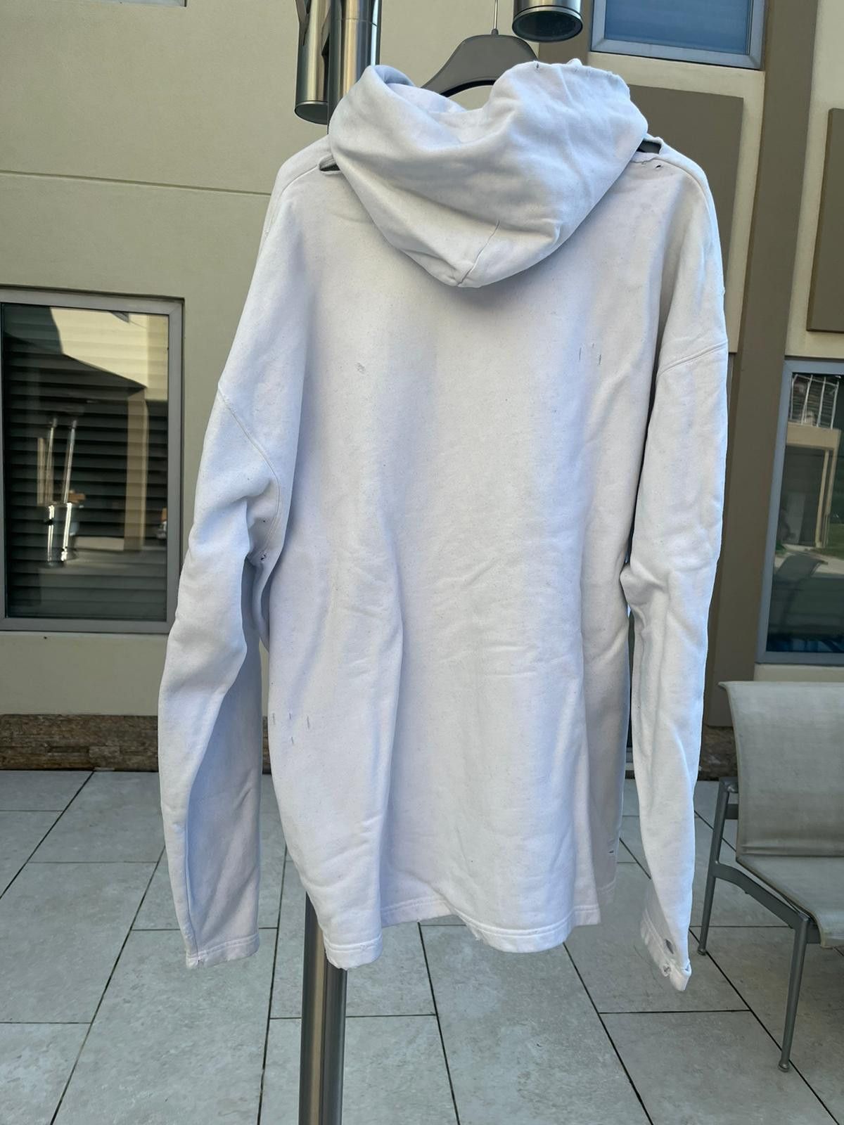 Balenciaga Unfit Shadow Logo Hoodie in Off White Size US S / EU 44-46 / 1 - 12 Thumbnail