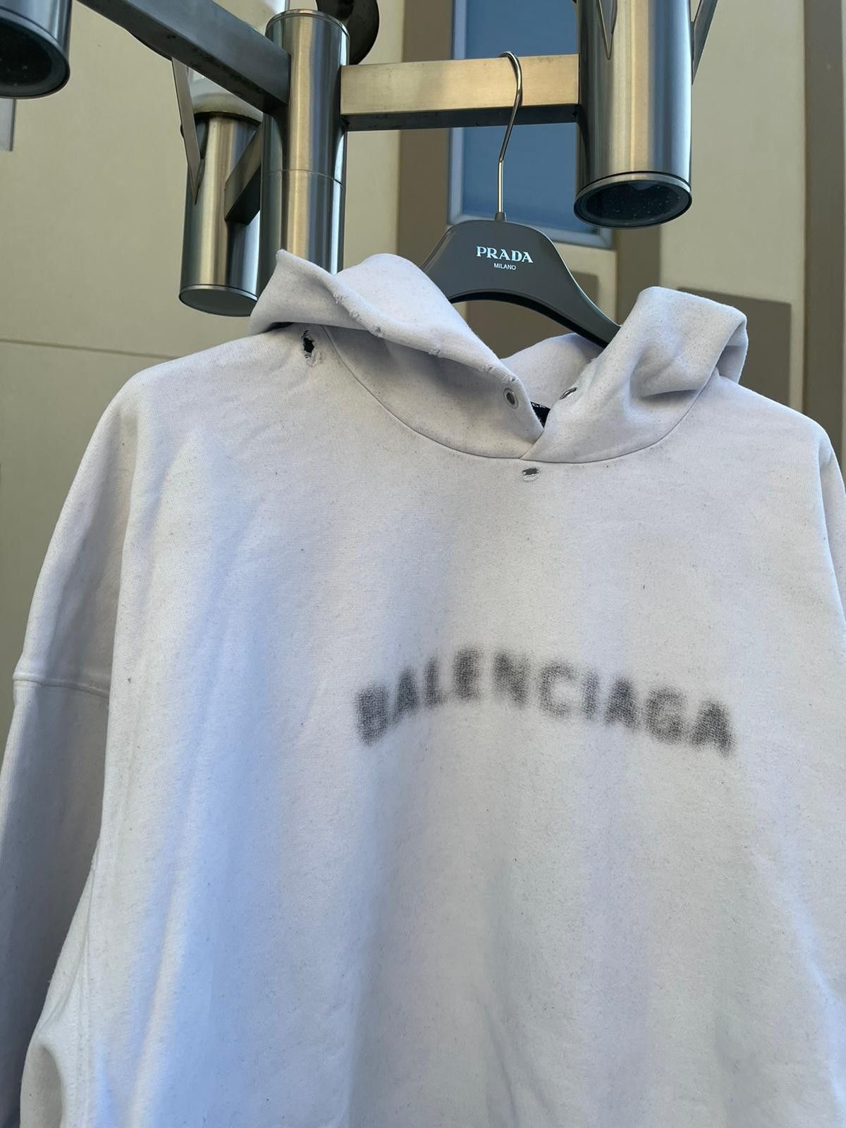Balenciaga Unfit Shadow Logo Hoodie in Off White Size US S / EU 44-46 / 1 - 8 Thumbnail