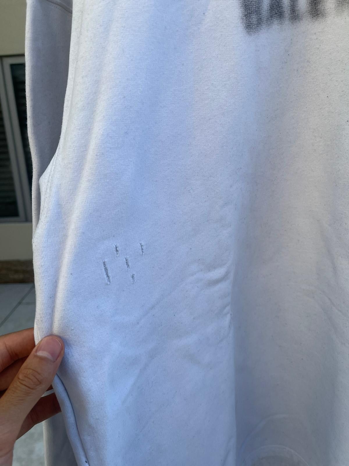 Balenciaga Unfit Shadow Logo Hoodie in Off White Size US S / EU 44-46 / 1 - 3 Thumbnail
