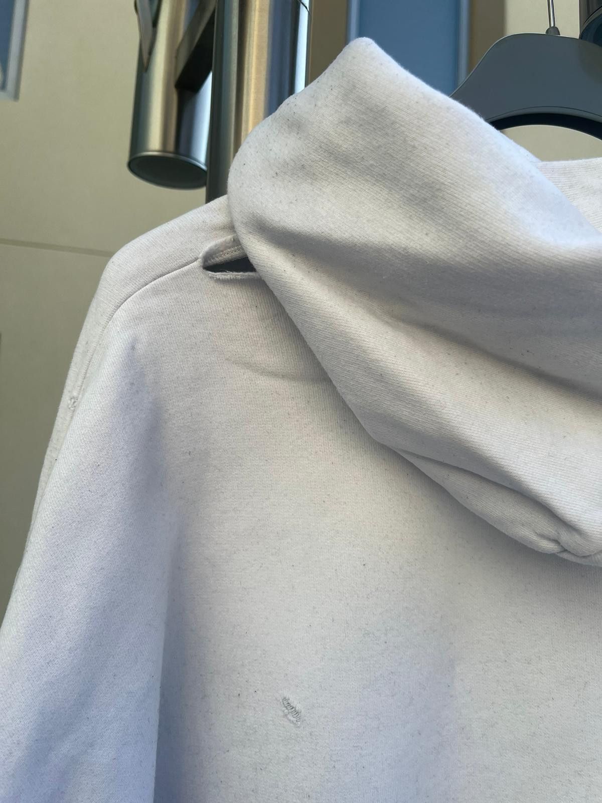 Balenciaga Unfit Shadow Logo Hoodie in Off White Size US S / EU 44-46 / 1 - 13 Thumbnail