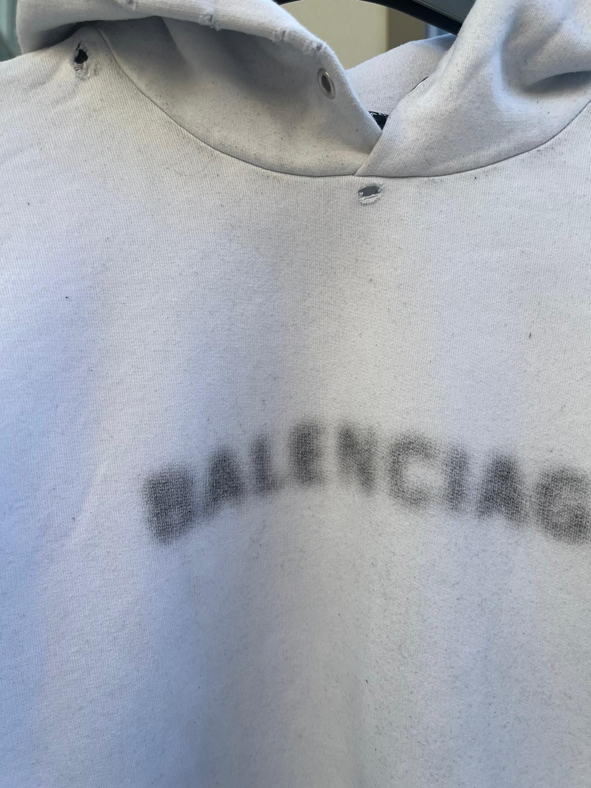 Balenciaga Unfit Shadow Logo Hoodie in Off White Size US S / EU 44-46 / 1 - 6 Thumbnail