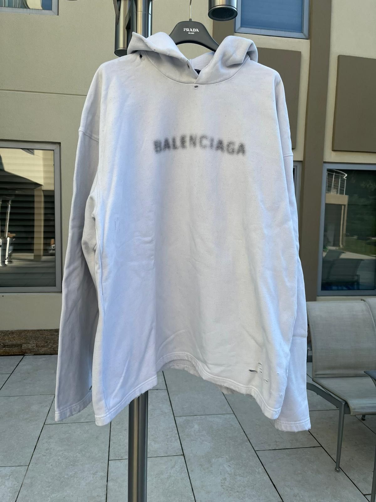 Balenciaga Unfit Shadow Logo Hoodie in Off White Size US S / EU 44-46 / 1 - 2 Thumbnail