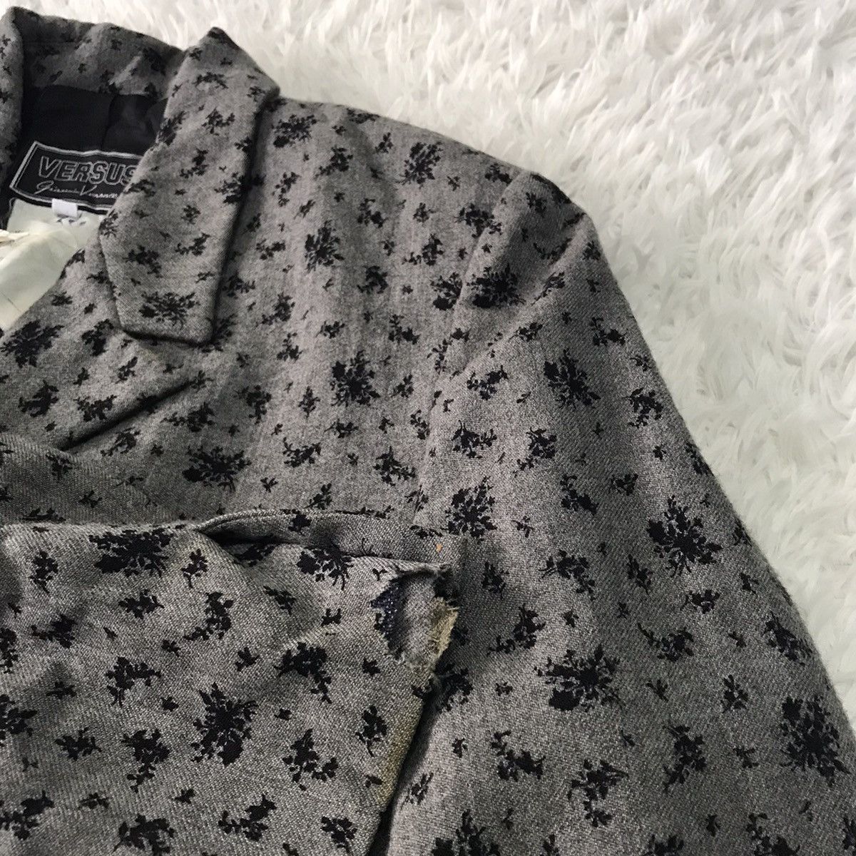 Gianni Valentino Vintage versus gianni versace jacket Size US S / EU 44-46 / 1 - 24 Thumbnail