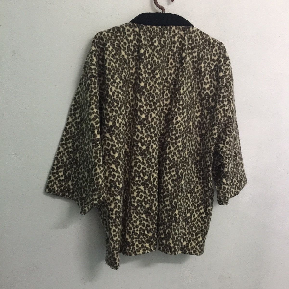 Japanese Brand 🔥🔥🔥Kimono Leapord Design Size US L / EU 52-54 / 3 - 5 Thumbnail