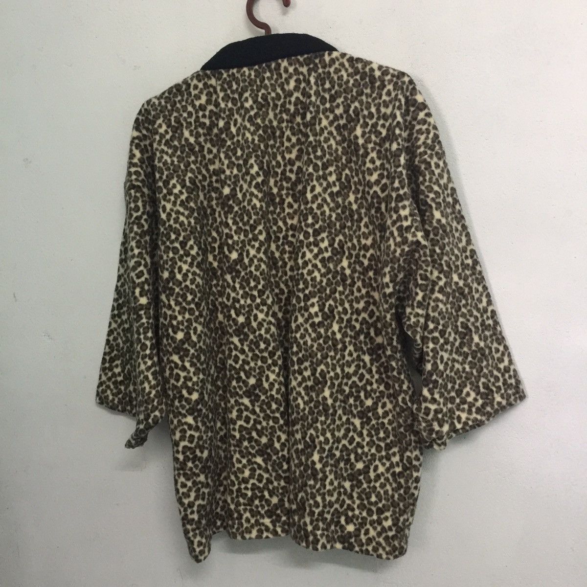 Japanese Brand 🔥🔥🔥Kimono Leapord Design Size US L / EU 52-54 / 3 - 6 Thumbnail