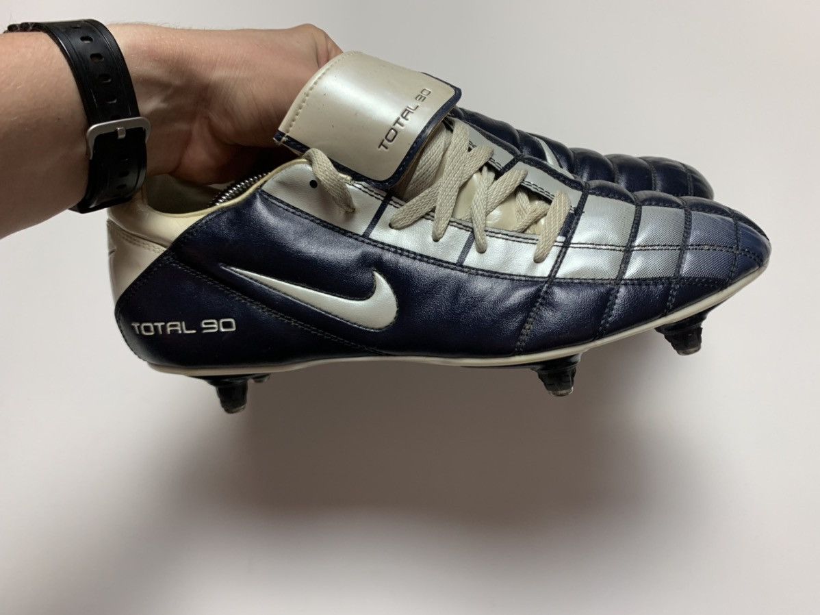 Vintage Vintage soccer Boots Nike total 90 size 11,5 Size US 11.5 / EU 44-45 - 4 Thumbnail