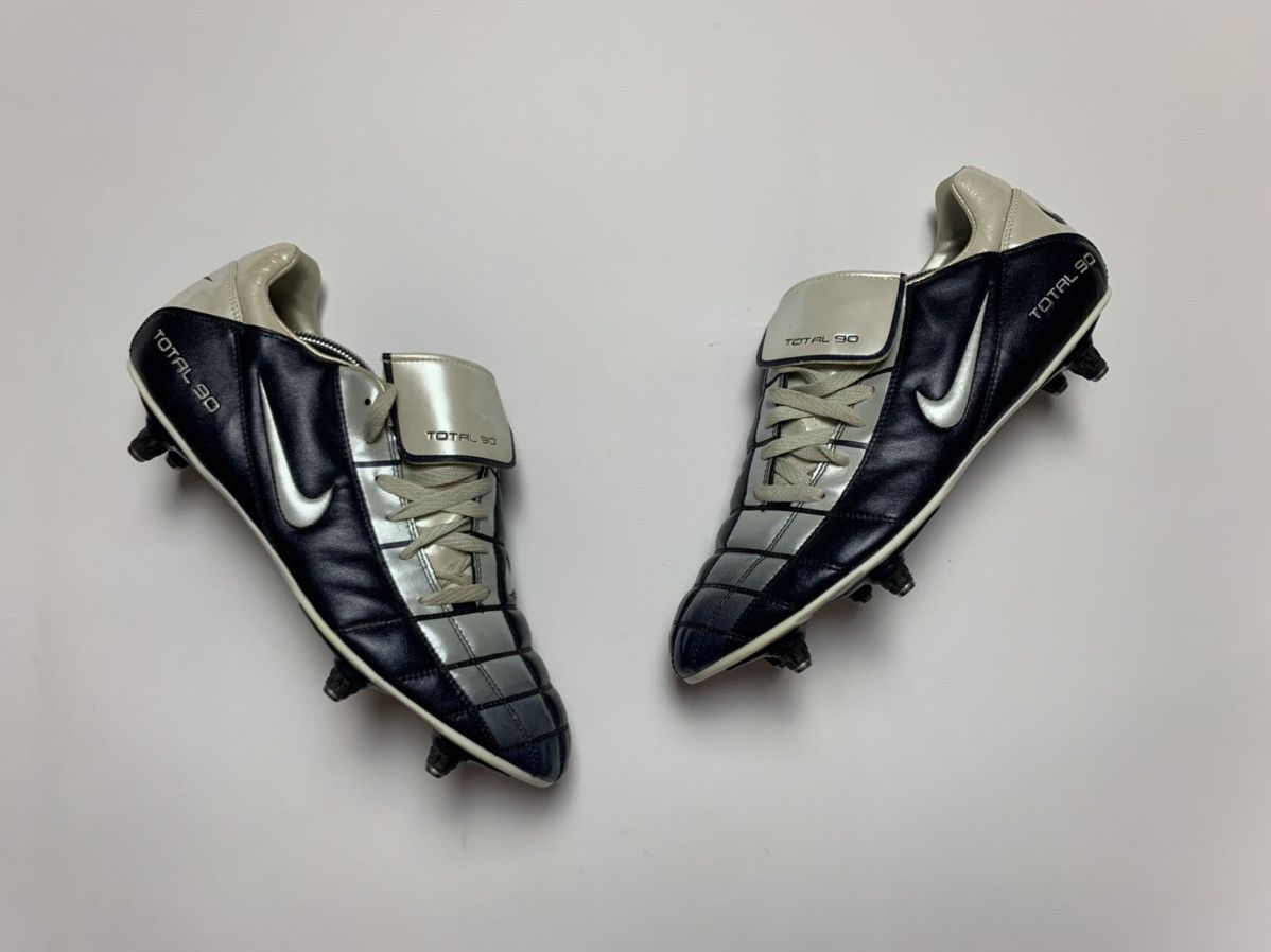 Vintage Vintage soccer Boots Nike total 90 size 11,5 Size US 11.5 / EU 44-45 - 1 Thumbnail