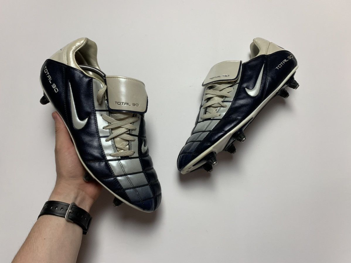 Vintage Vintage soccer Boots Nike total 90 size 11,5 Size US 11.5 / EU 44-45 - 2 Thumbnail