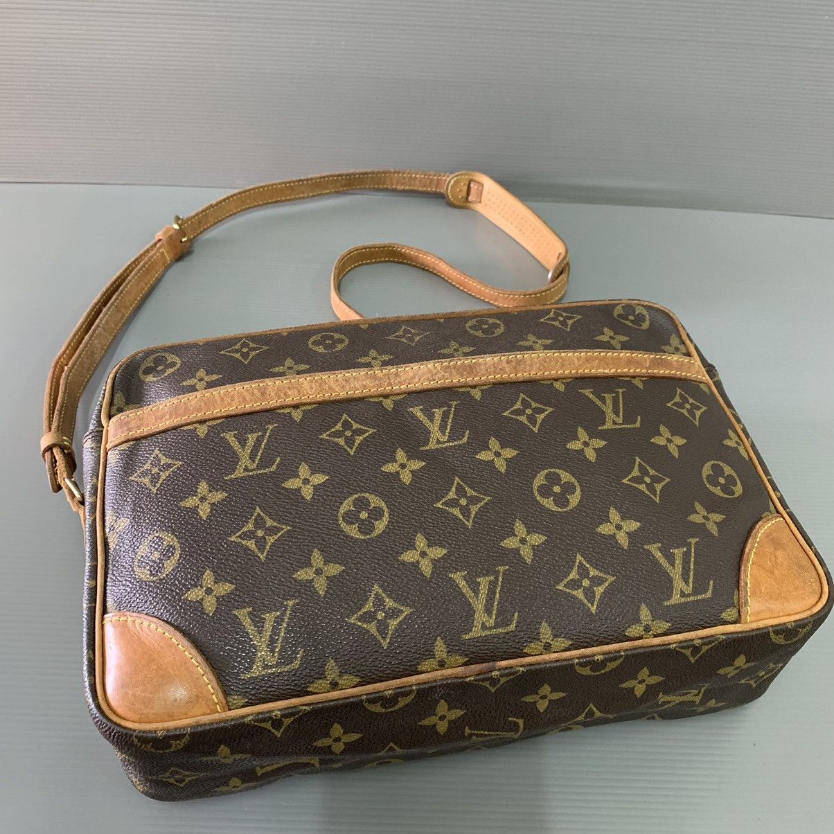 Louis Vuitton Louis Vuitton Monogram Slingbag Size ONE SIZE - 3 Thumbnail