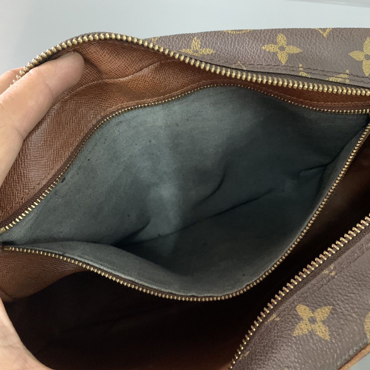 Louis Vuitton Louis Vuitton Monogram Slingbag Size ONE SIZE - 24 Thumbnail
