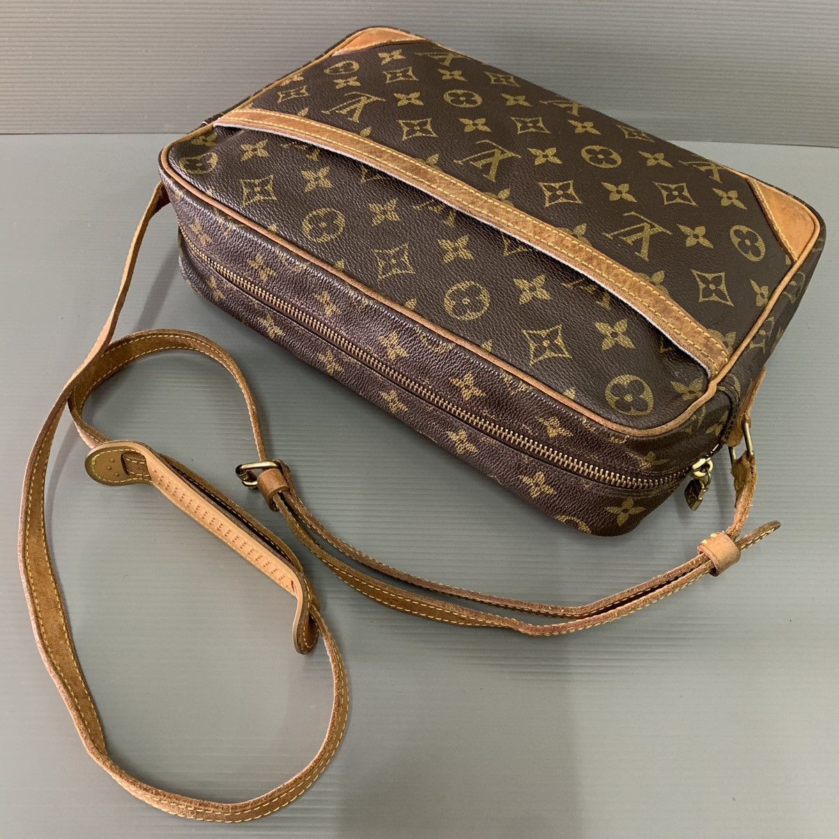 Louis Vuitton Louis Vuitton Monogram Slingbag Size ONE SIZE - 14 Thumbnail