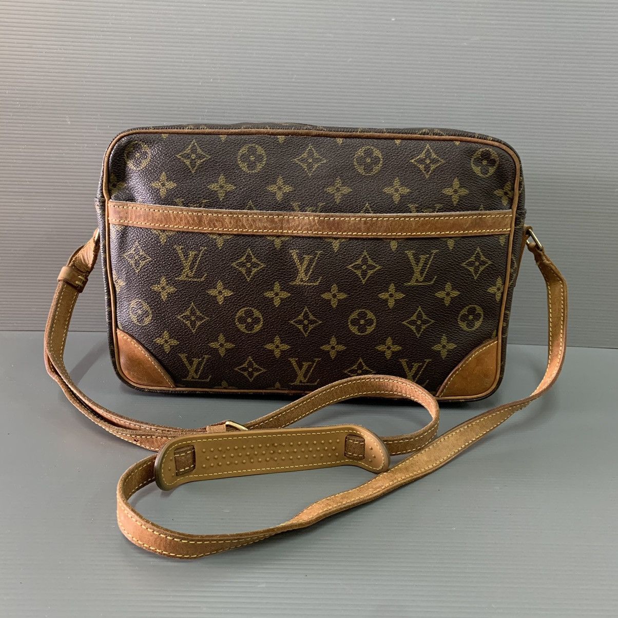 Louis Vuitton Louis Vuitton Monogram Slingbag Size ONE SIZE - 2 Thumbnail