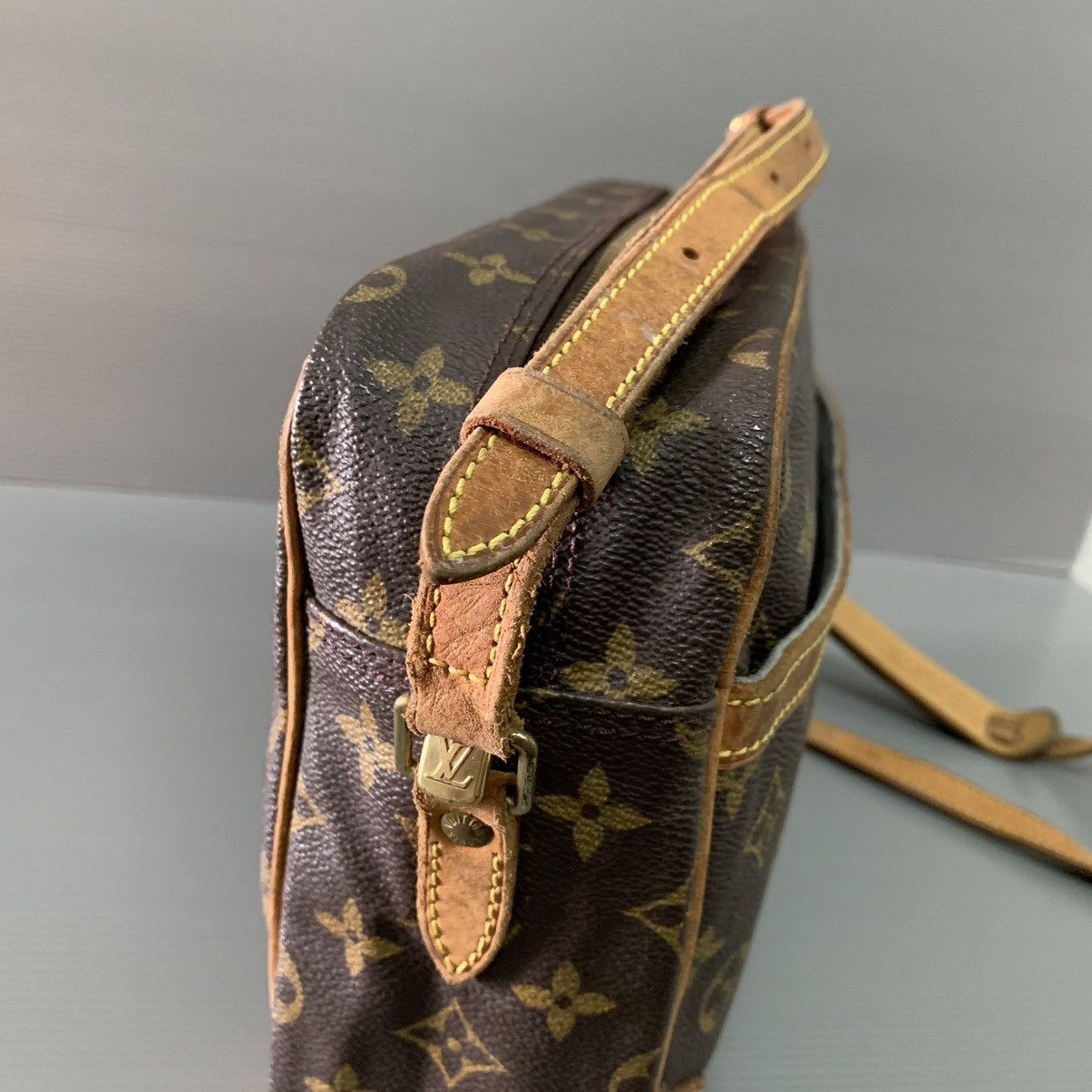 Louis Vuitton Louis Vuitton Monogram Slingbag Size ONE SIZE - 16 Thumbnail