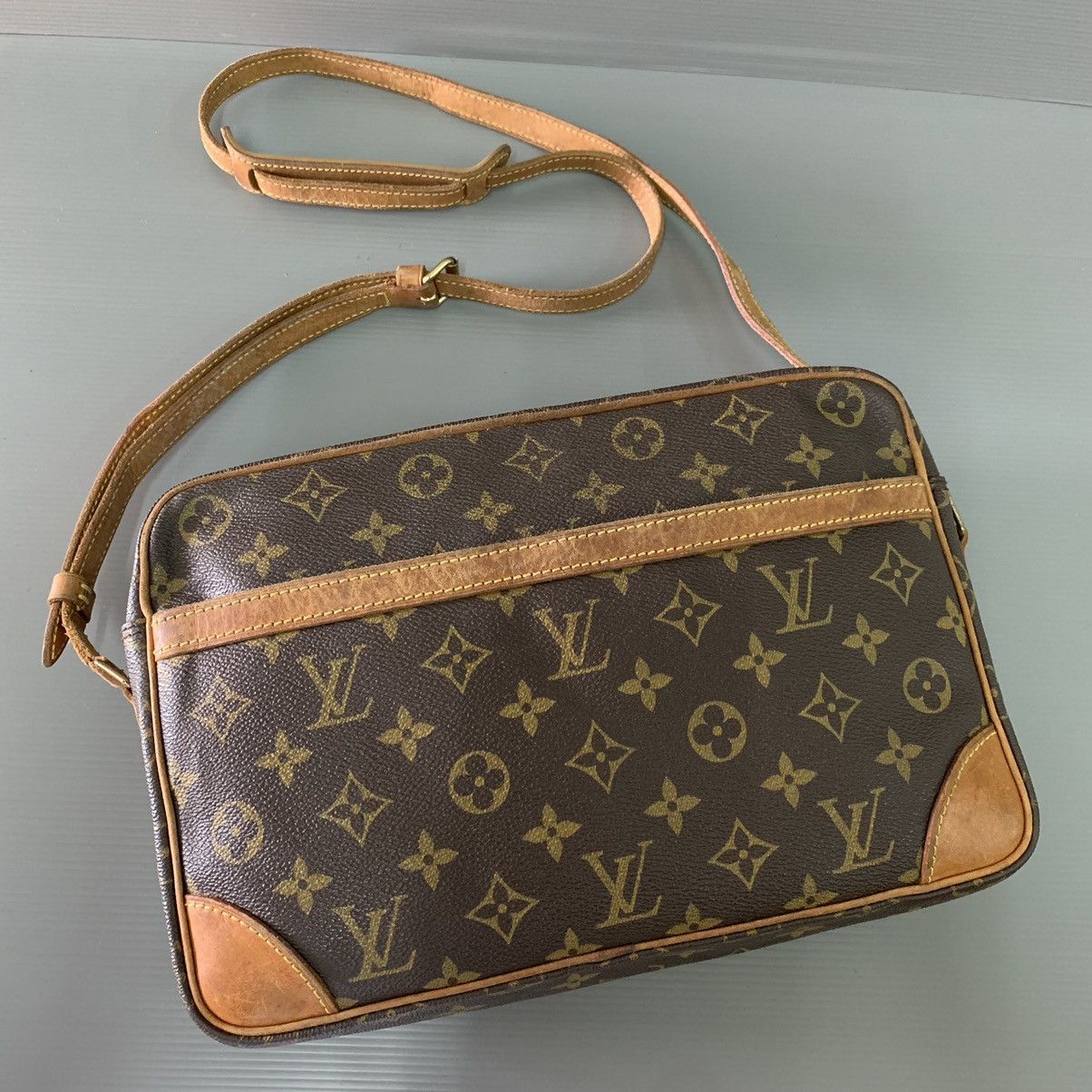 Louis Vuitton Louis Vuitton Monogram Slingbag Size ONE SIZE - 1 Thumbnail