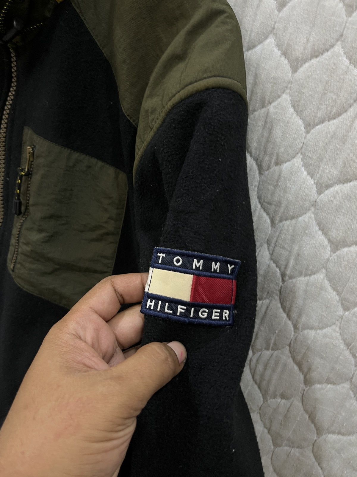 Hypebeast × Tommy Hilfiger (Rrr). VINTAGE TOMMY HILFIGER HYPEBEAST JACKET Size US M / EU 48-50 / 2 - 12 Thumbnail