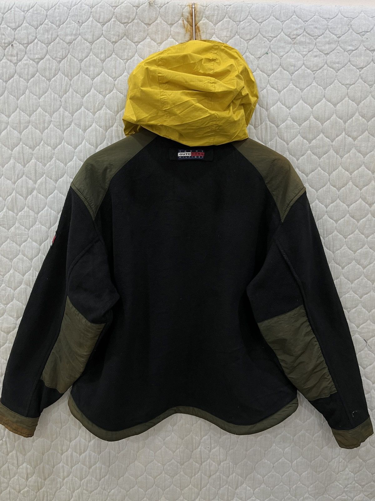 Hypebeast × Tommy Hilfiger (Rrr). VINTAGE TOMMY HILFIGER HYPEBEAST JACKET Size US M / EU 48-50 / 2 - 4 Thumbnail