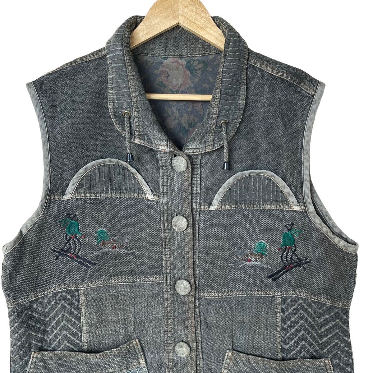 Japanese Brand 🔥🔥Rare Unbrand Multipocket Tactical Vest Nice Design Vest Size US L / EU 52-54 / 3 - 4 Thumbnail