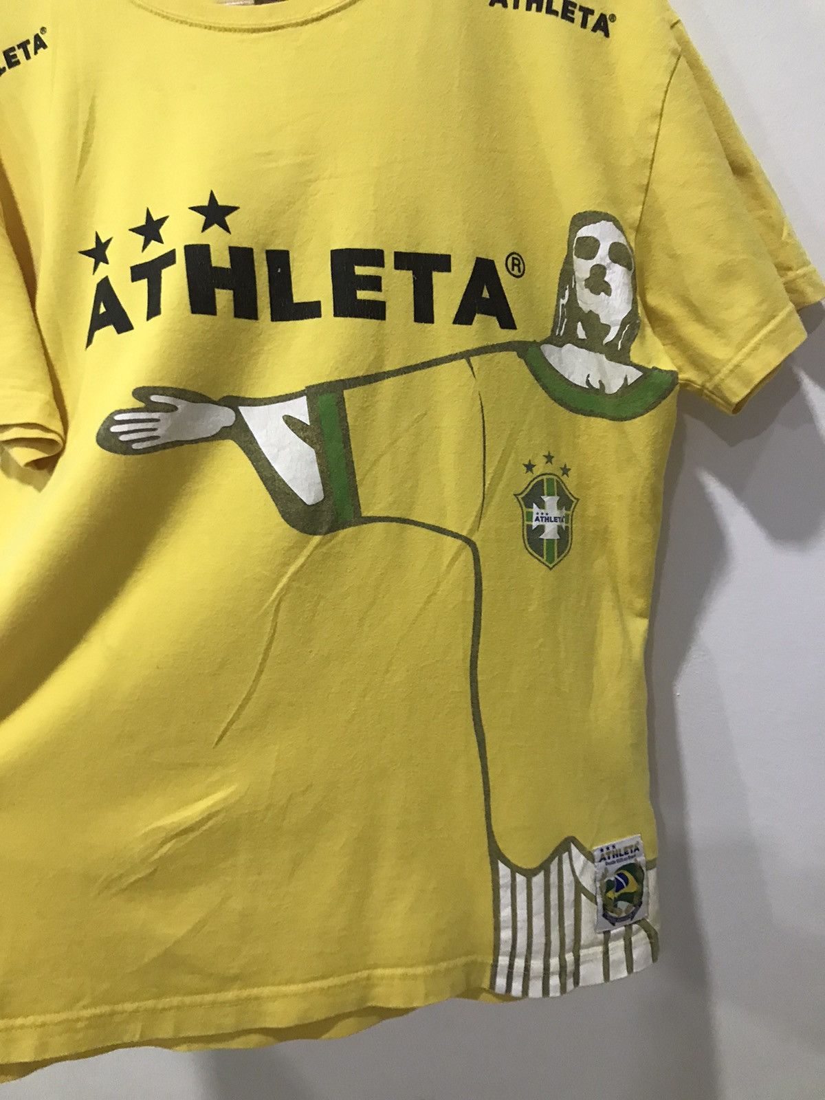 Other Vintage Athleta Brasil overprint tee Size US L / EU 52-54 / 3 - 6 Thumbnail