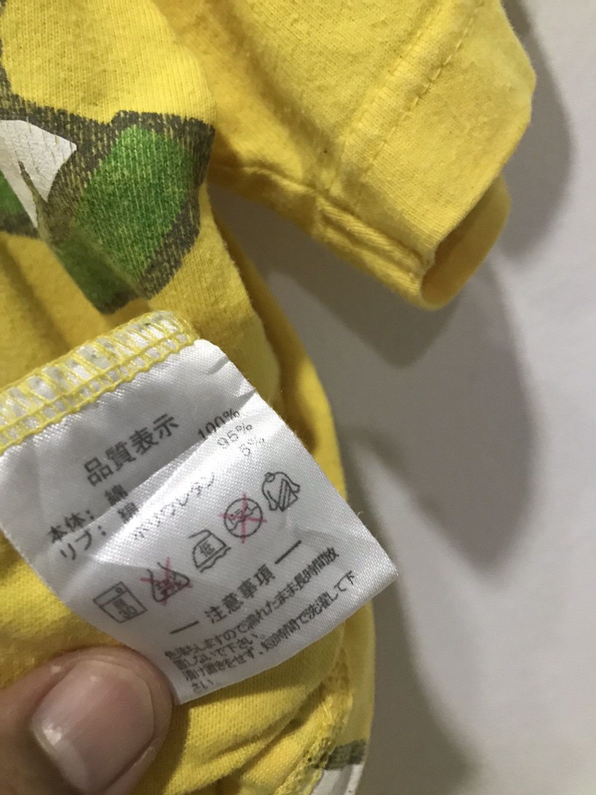 Other Vintage Athleta Brasil overprint tee Size US L / EU 52-54 / 3 - 11 Thumbnail