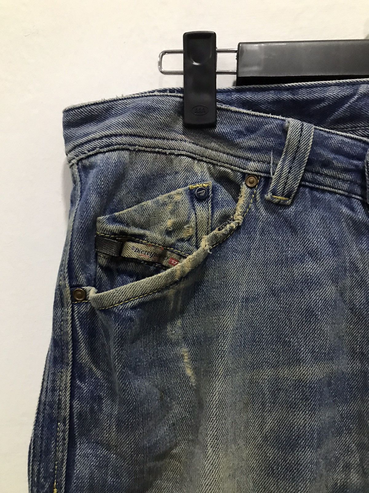 Diesel Diesel Darron Distressed denim MADE IN ITALY Size US 34 / EU 50 - 14 Thumbnail
