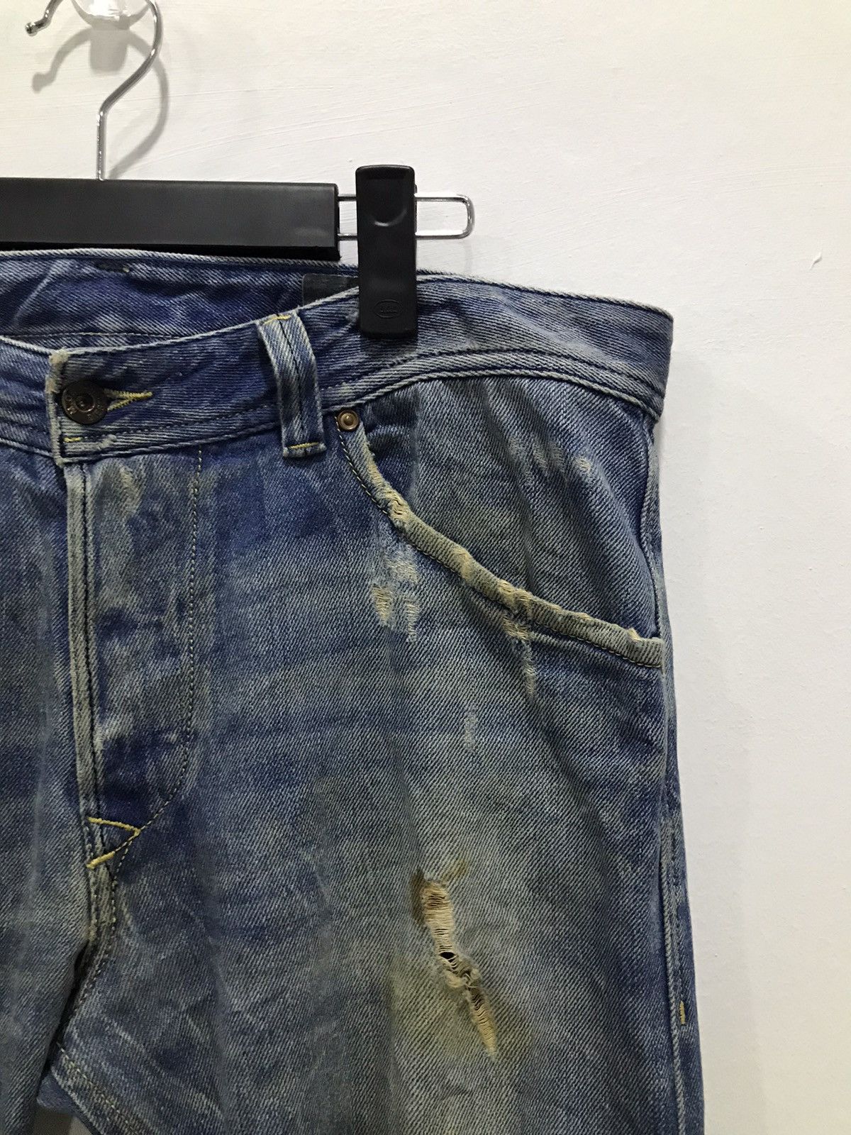 Diesel Diesel Darron Distressed denim MADE IN ITALY Size US 34 / EU 50 - 12 Thumbnail