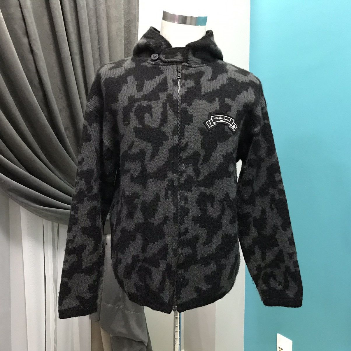 image of Tek One Visual Vandalizm Japan Black Camo Jacket, Men's (Size Large)