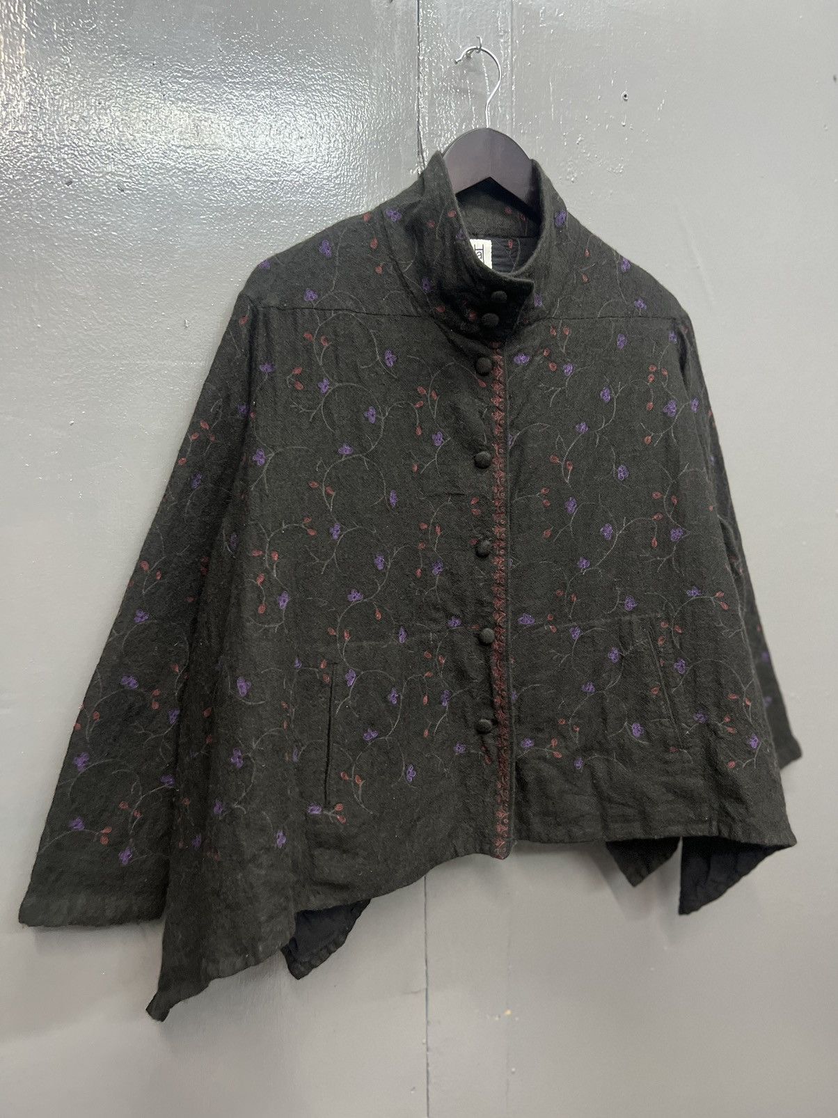 Issey Miyake ISSEY MIYAKE HAAT HAATH FLORAL EMBROIDERY BUTTON UP Size M / US 6-8 / IT 42-44 - 2 Thumbnail