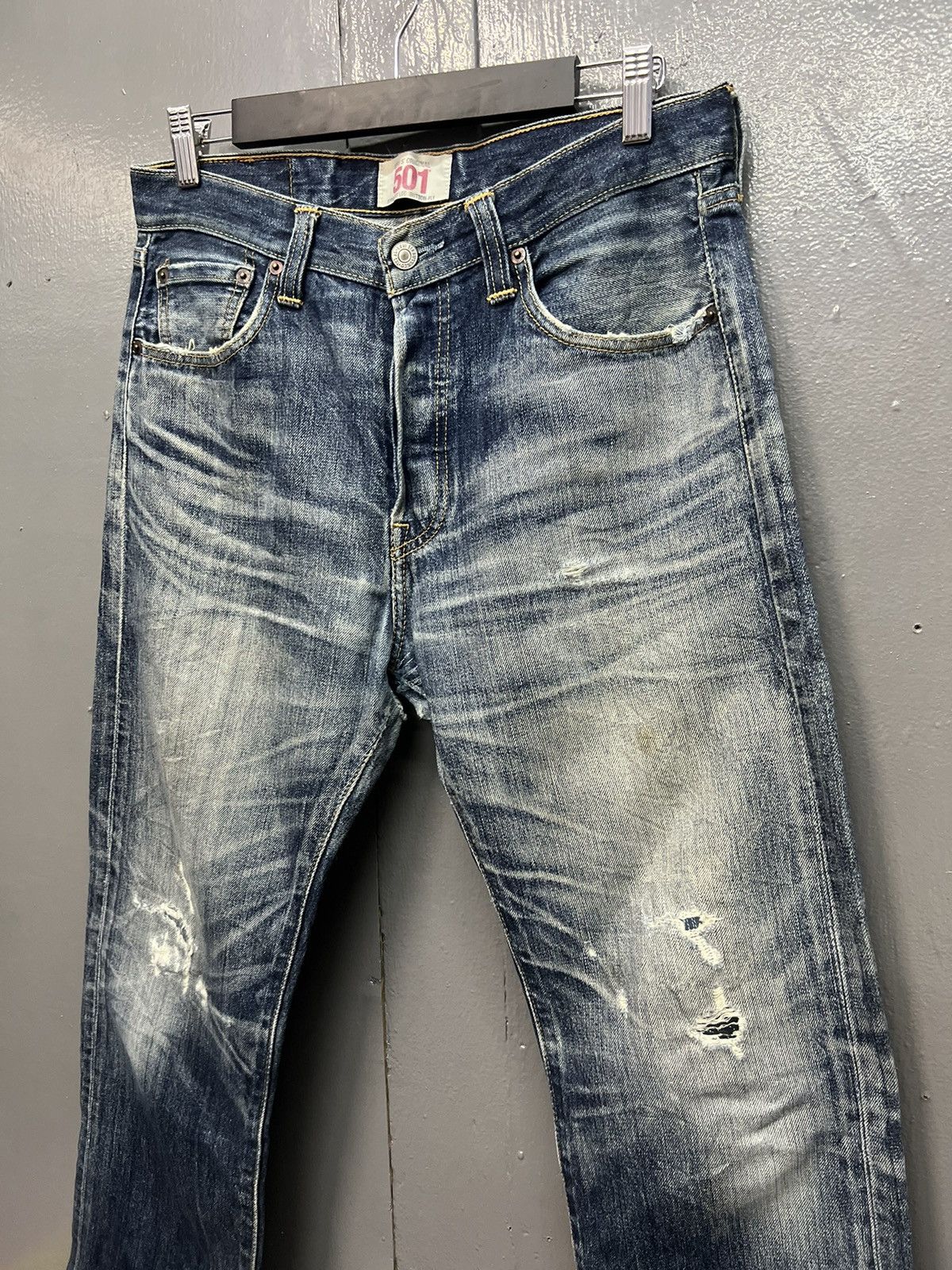 Levi's LEVI'S ORIGINAL STRAIGHT LEG BUTTON FLY DISTRESS SIZE 31 Size US 31 - 3 Thumbnail