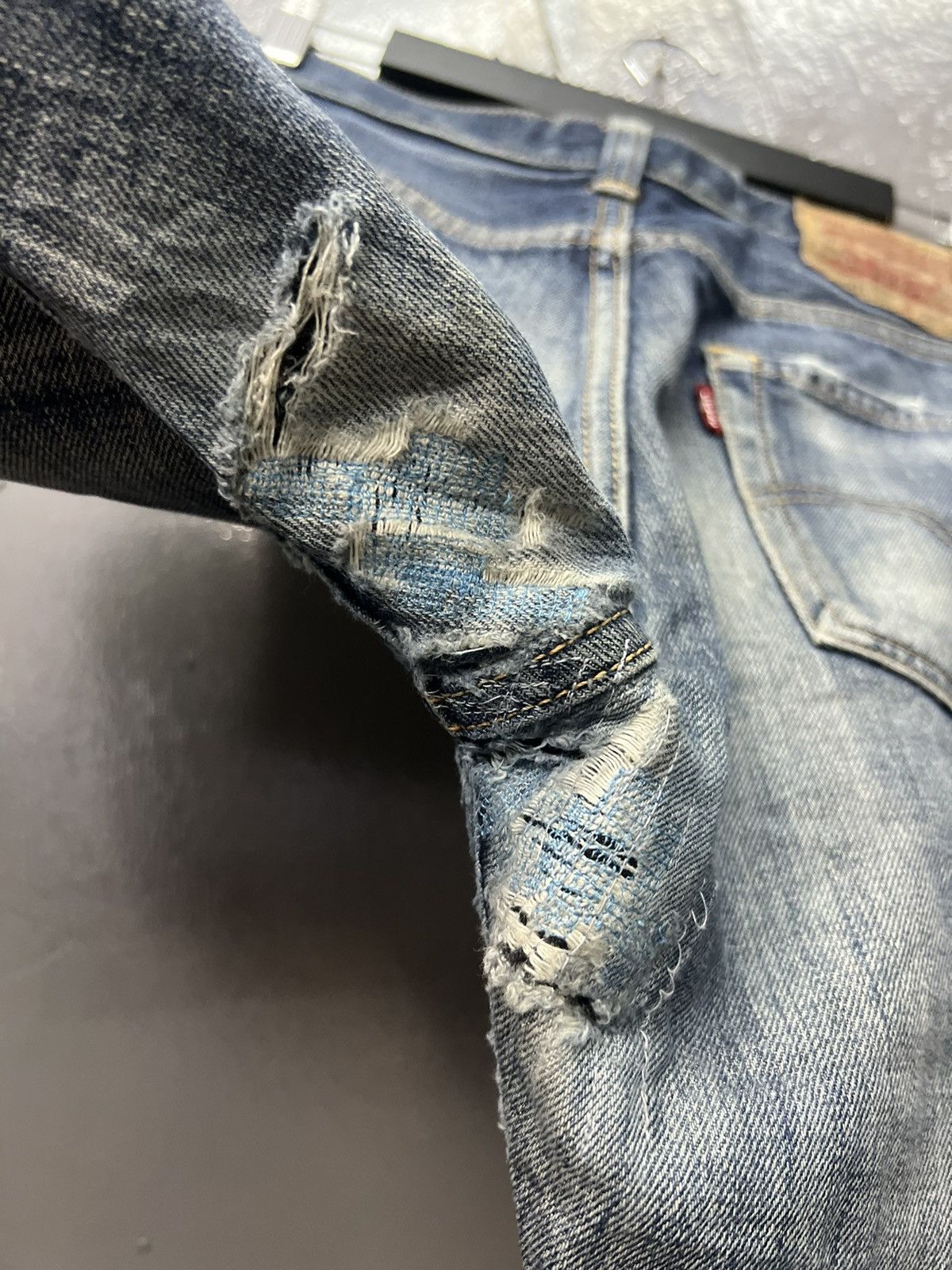 Levi's LEVI'S ORIGINAL STRAIGHT LEG BUTTON FLY DISTRESS SIZE 31 Size US 31 - 7 Thumbnail