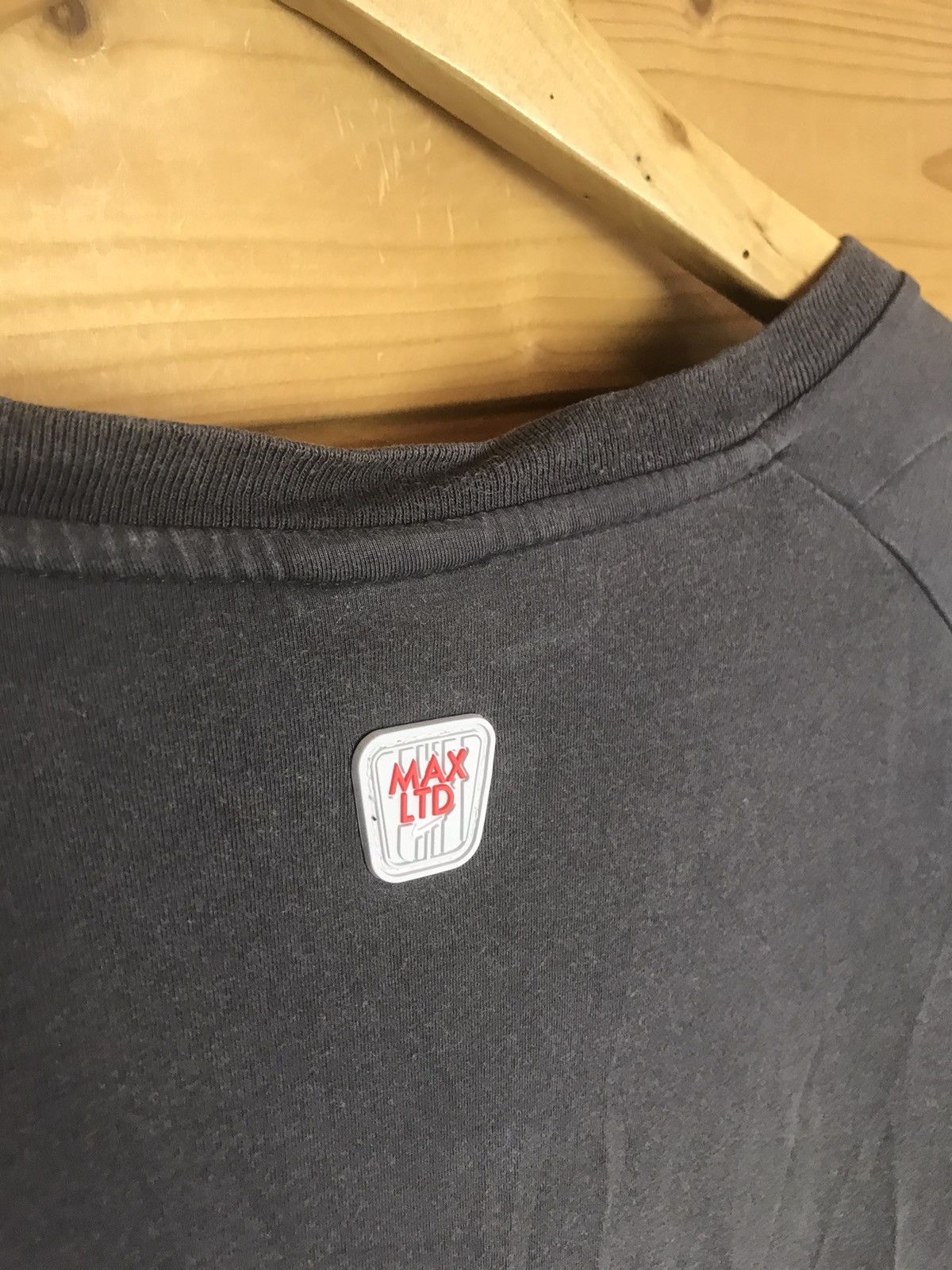 Nike Vintage 00s Nike air max Ltd t-shirt Size US L / EU 52-54 / 3 - 13 Thumbnail