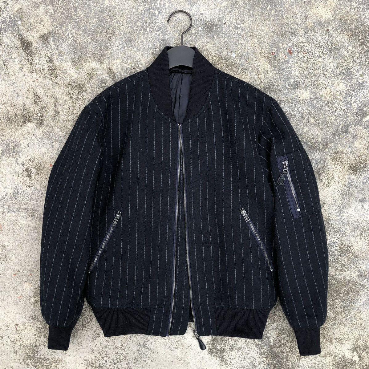 Vintage Japanese Brand Gu Striped Black Bomber Jacket Size US S / EU 44-46 / 1 - 1 Thumbnail