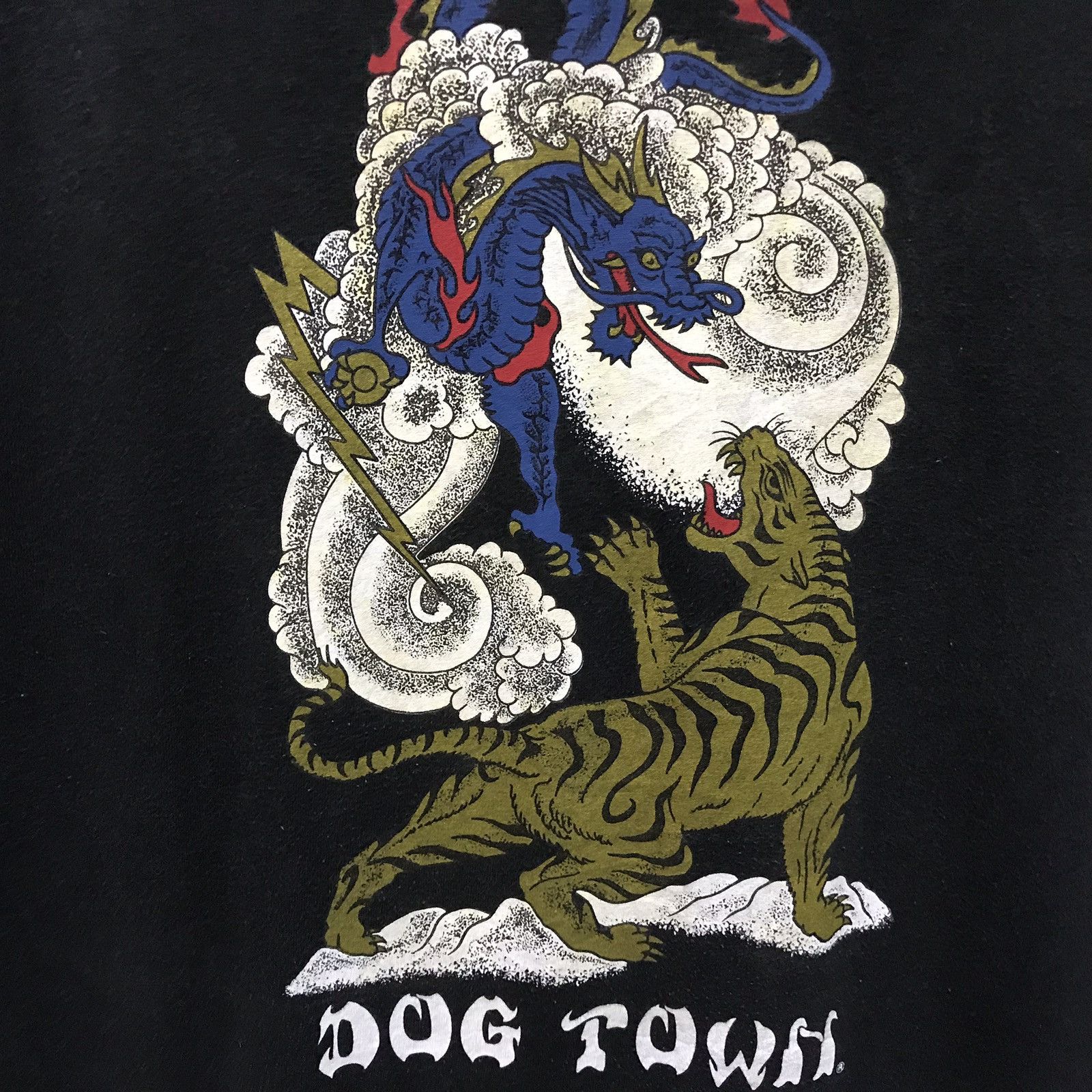 Dogtown Vtg 90s Dogtown Skateboarding Dragon x Roar Tshirt Size US L / EU 52-54 / 3 - 3 Thumbnail