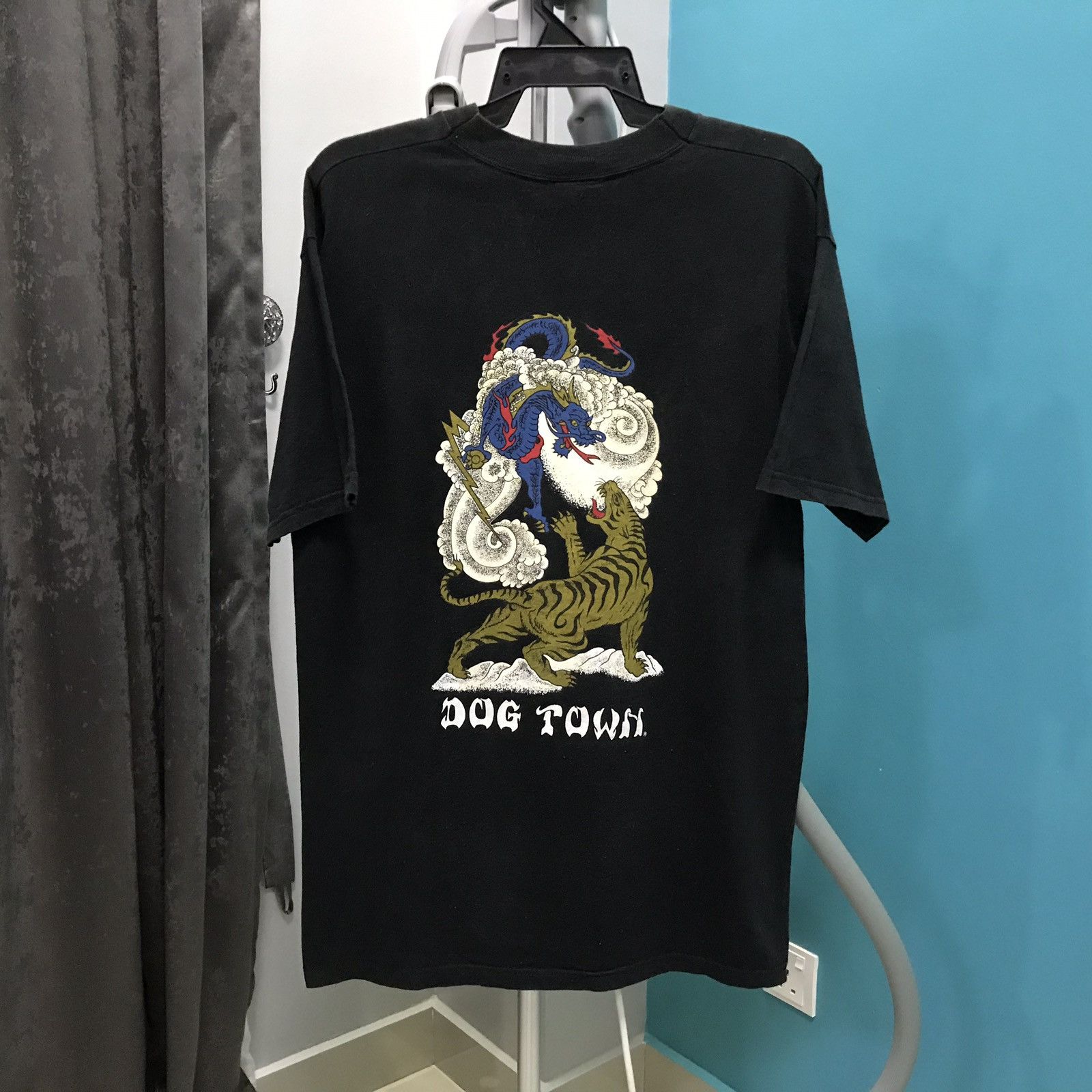 Dogtown Vtg 90s Dogtown Skateboarding Dragon x Roar Tshirt Size US L / EU 52-54 / 3 - 1 Thumbnail