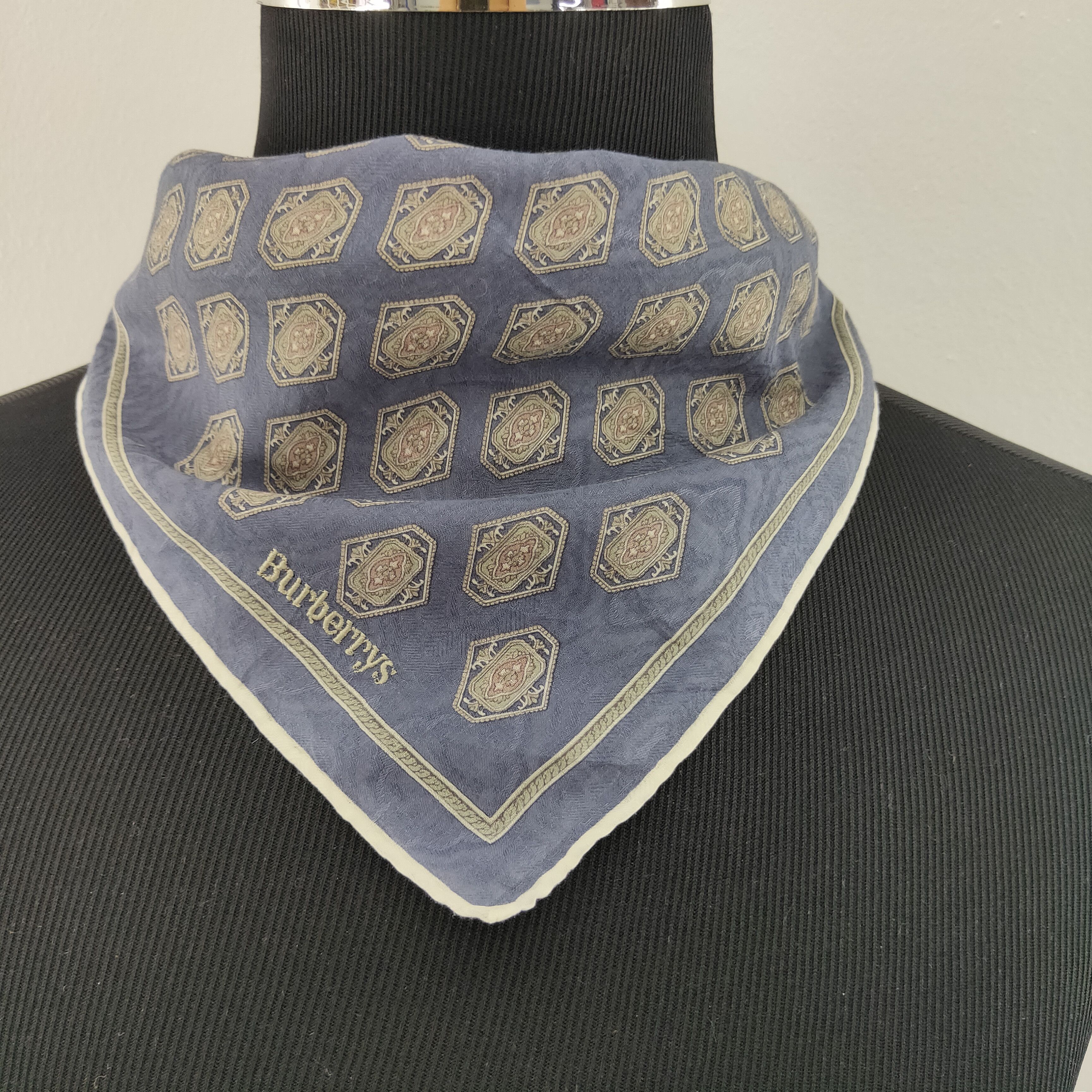 Burberry × Vintage Burberry Handkerchief neckerchief bandana - 3F2180 Size ONE SIZE - 1 Thumbnail