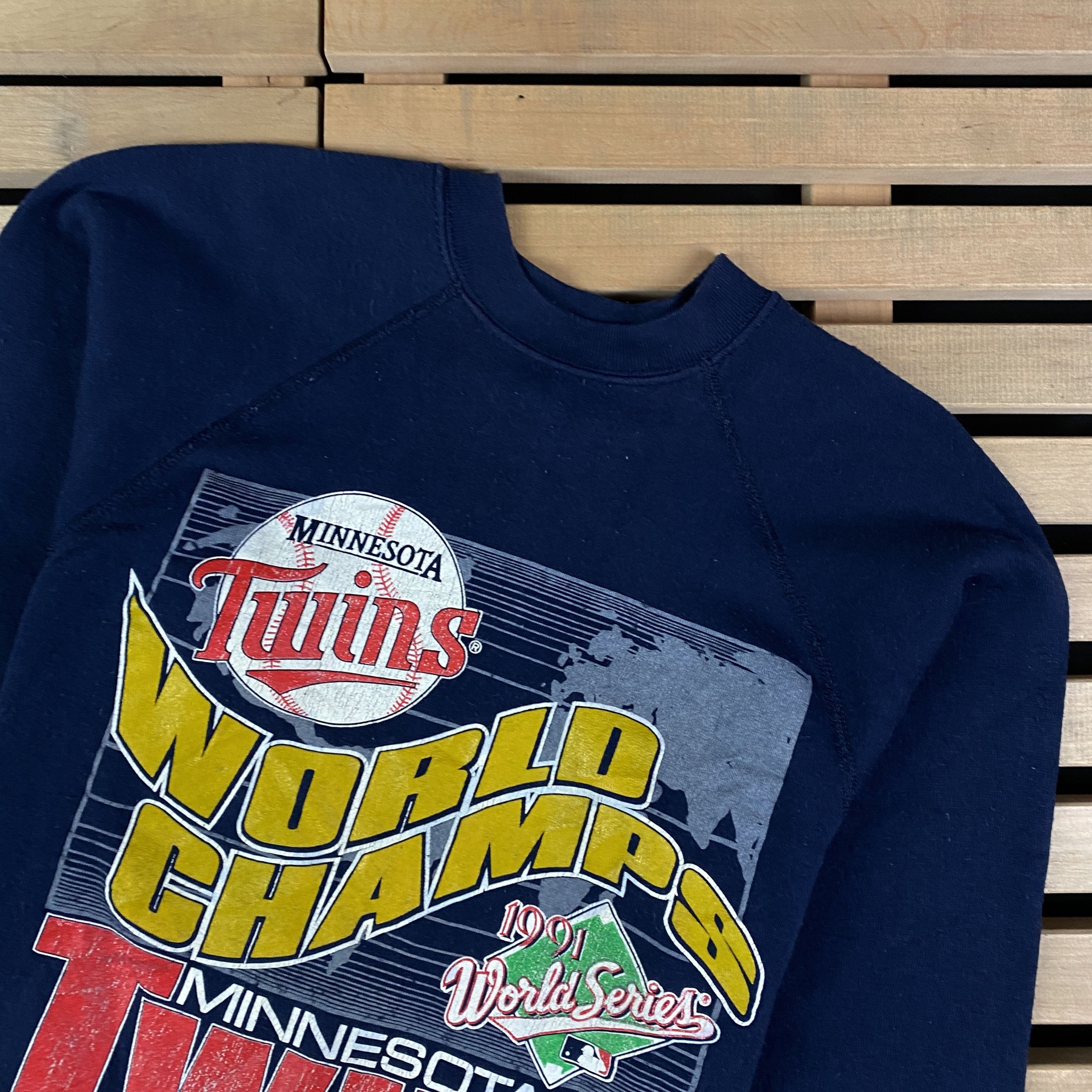 MLB × Twins × Vintage Mens Vintage Sweatshirt MLB Twins Minnesota 1991 Size M Size US M / EU 48-50 / 2 - 2 Thumbnail
