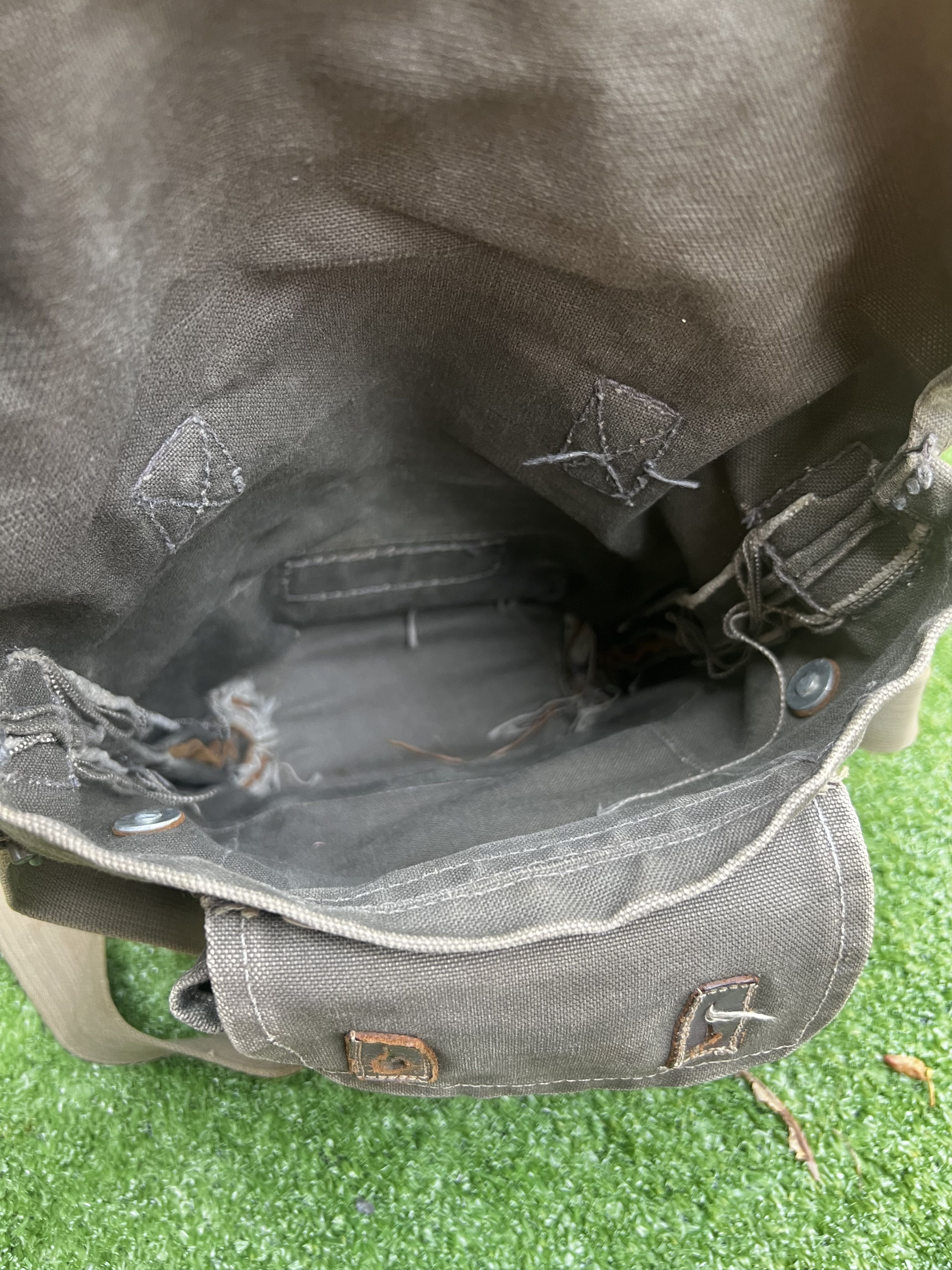 Vintage Vintage Genuine Leather Tactical Utility Kmrii Sling Bag Size ONE SIZE - 9 Thumbnail