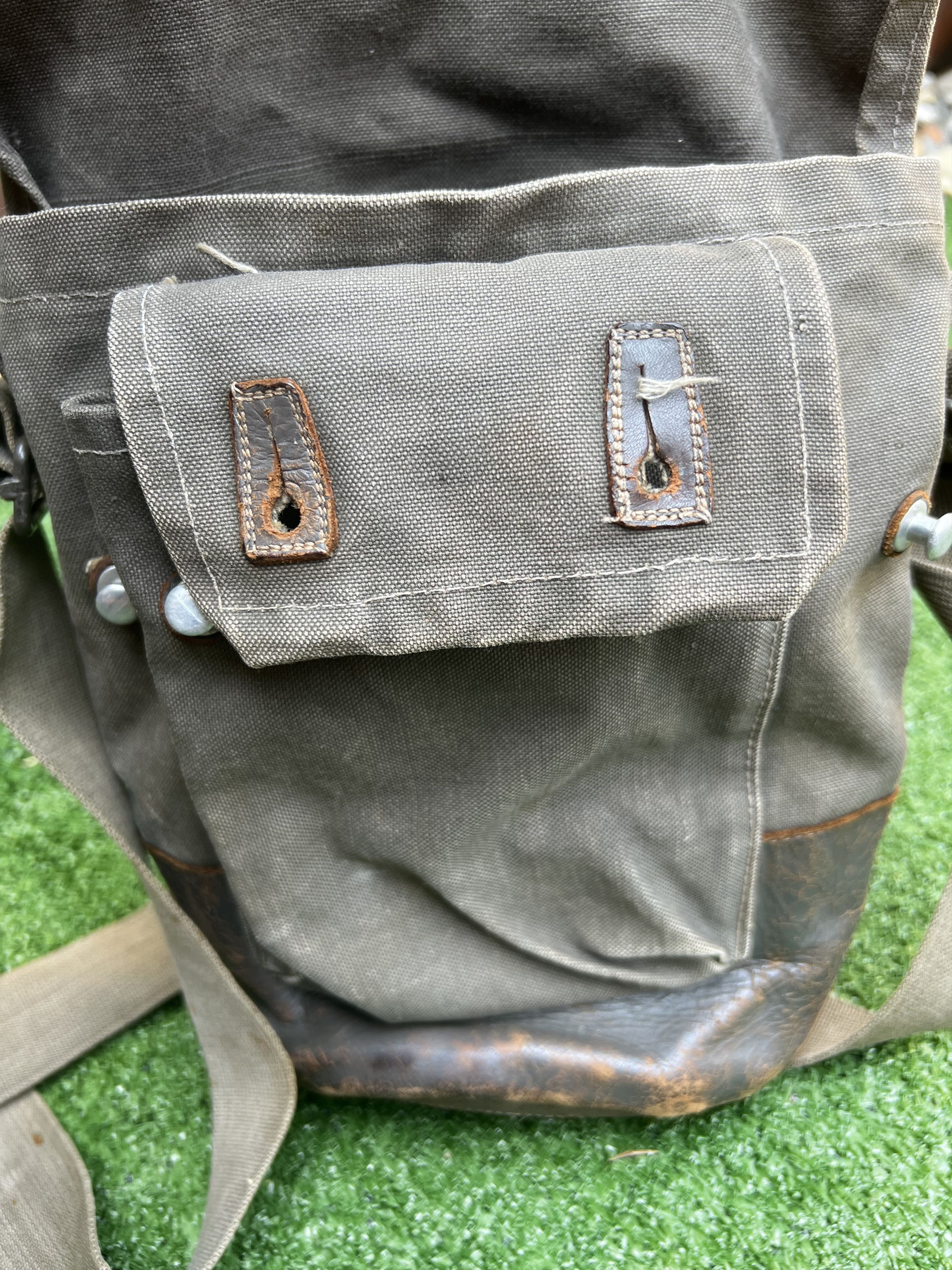 Vintage Vintage Genuine Leather Tactical Utility Kmrii Sling Bag Size ONE SIZE - 8 Thumbnail