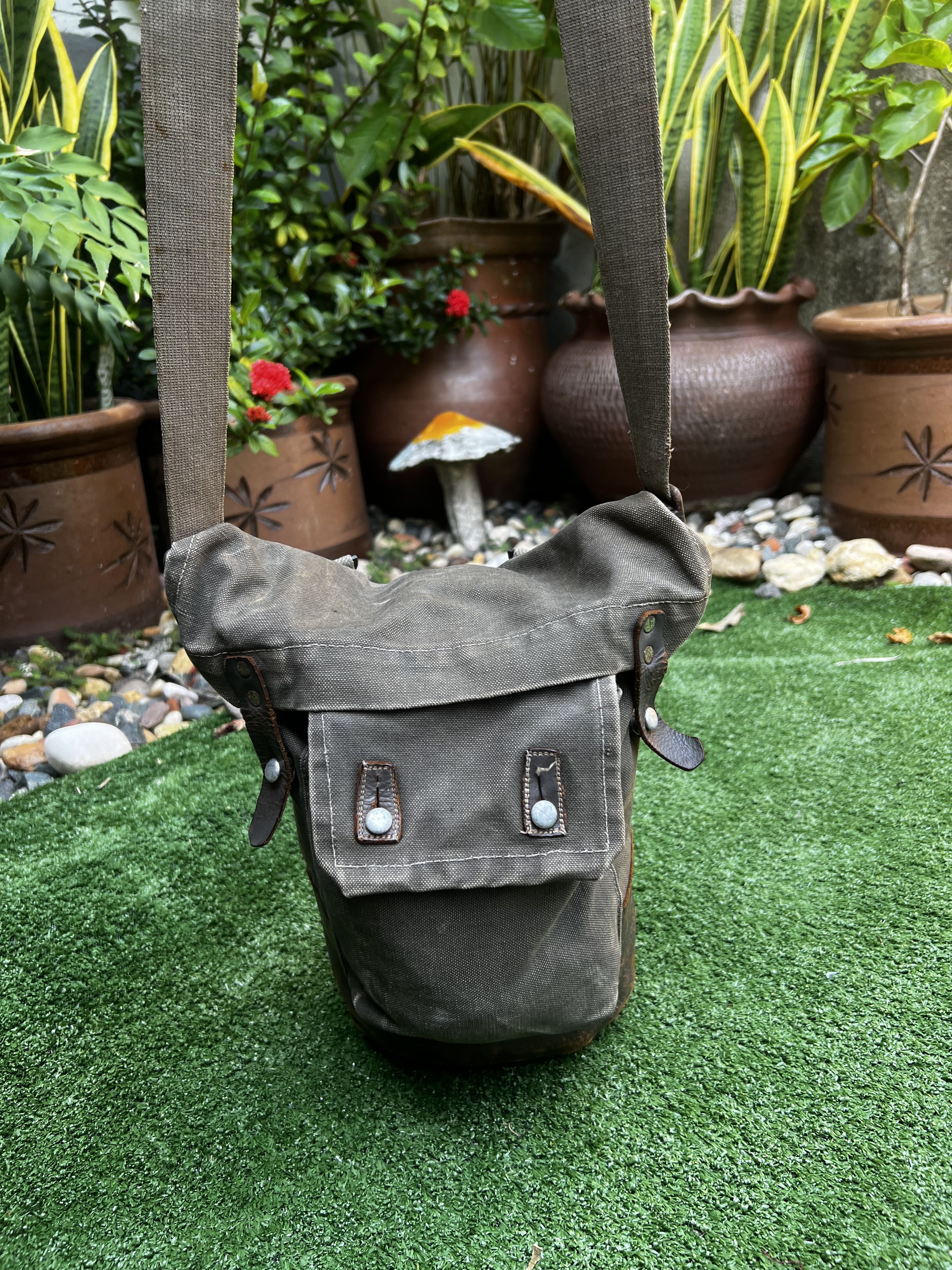 Vintage Vintage Genuine Leather Tactical Utility Kmrii Sling Bag Size ONE SIZE - 2 Thumbnail