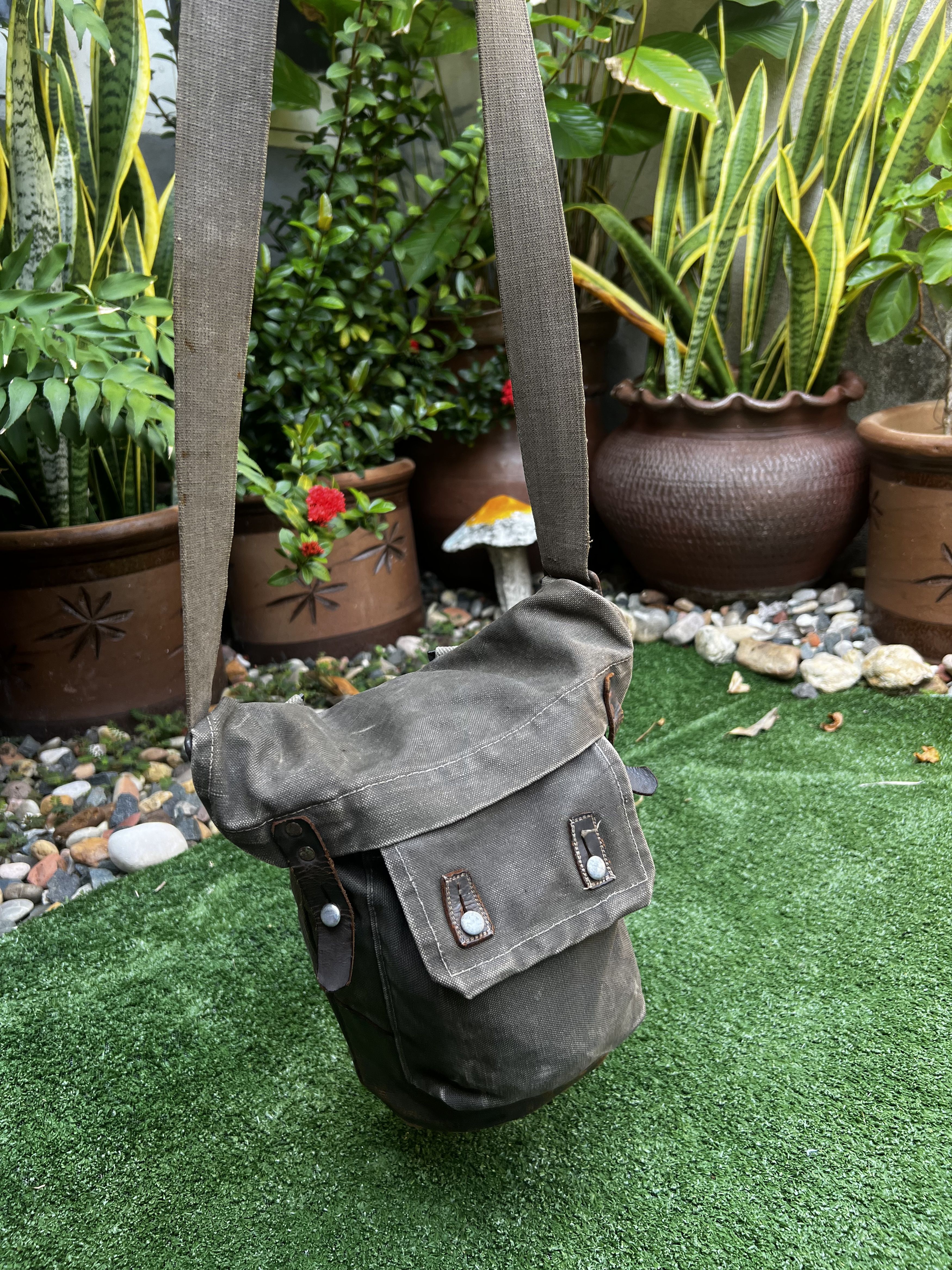 Vintage Vintage Genuine Leather Tactical Utility Kmrii Sling Bag Size ONE SIZE - 6 Thumbnail