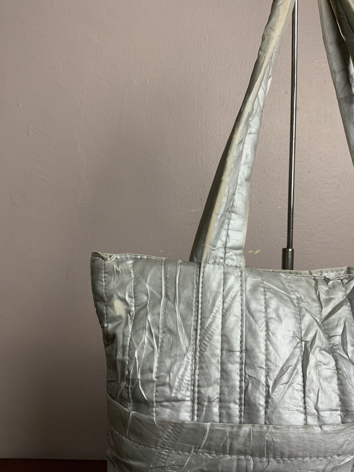 Issey Miyake Plantation Issey Miyake Silver Puffer Tote Bag Size ONE SIZE - 6 Thumbnail