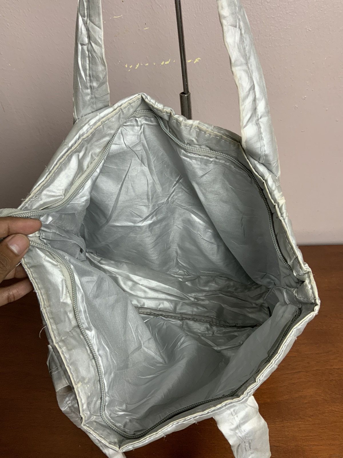 Issey Miyake Plantation Issey Miyake Silver Puffer Tote Bag Size ONE SIZE - 15 Thumbnail