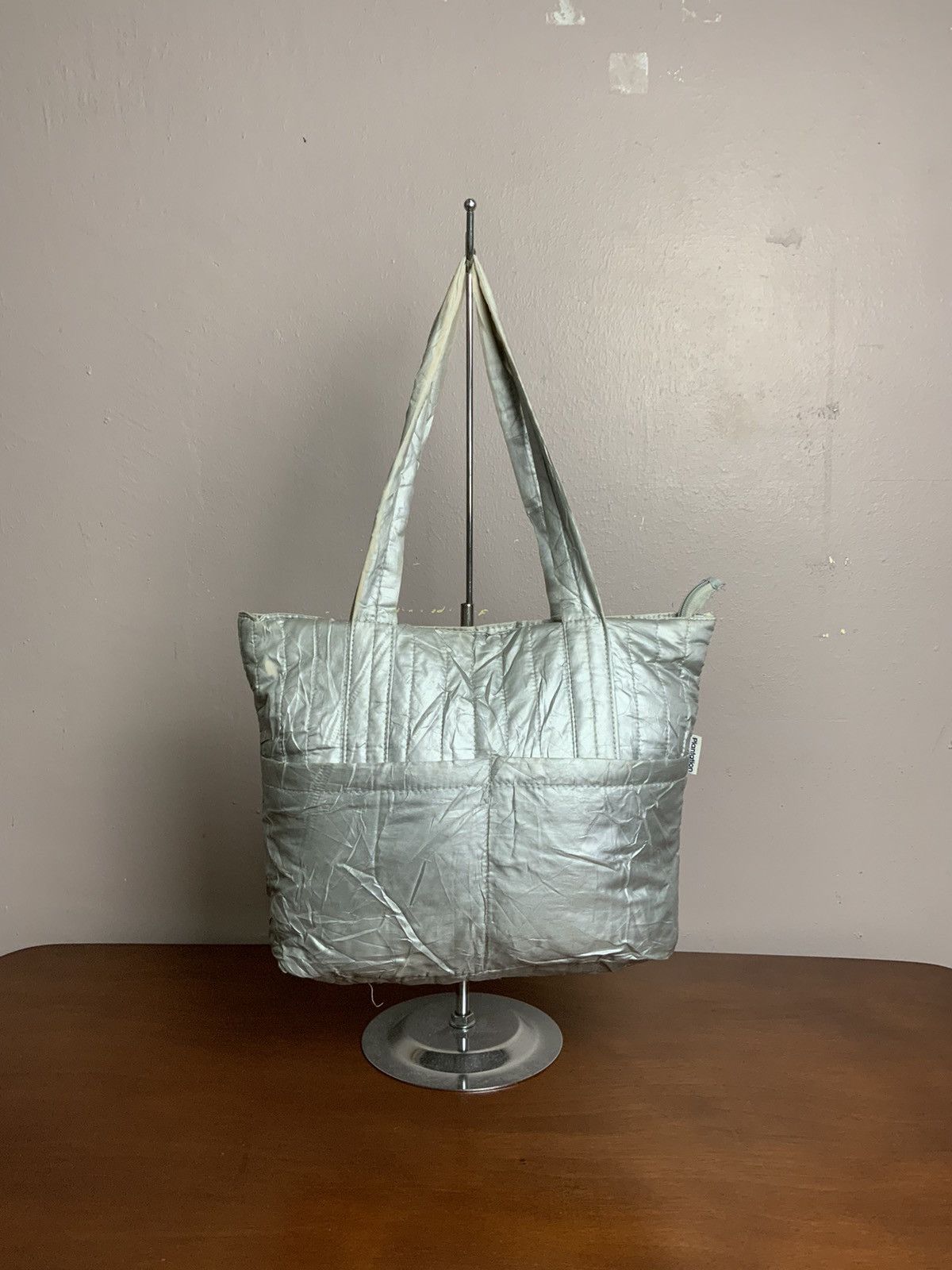 Issey Miyake Plantation Issey Miyake Silver Puffer Tote Bag Size ONE SIZE - 1 Thumbnail