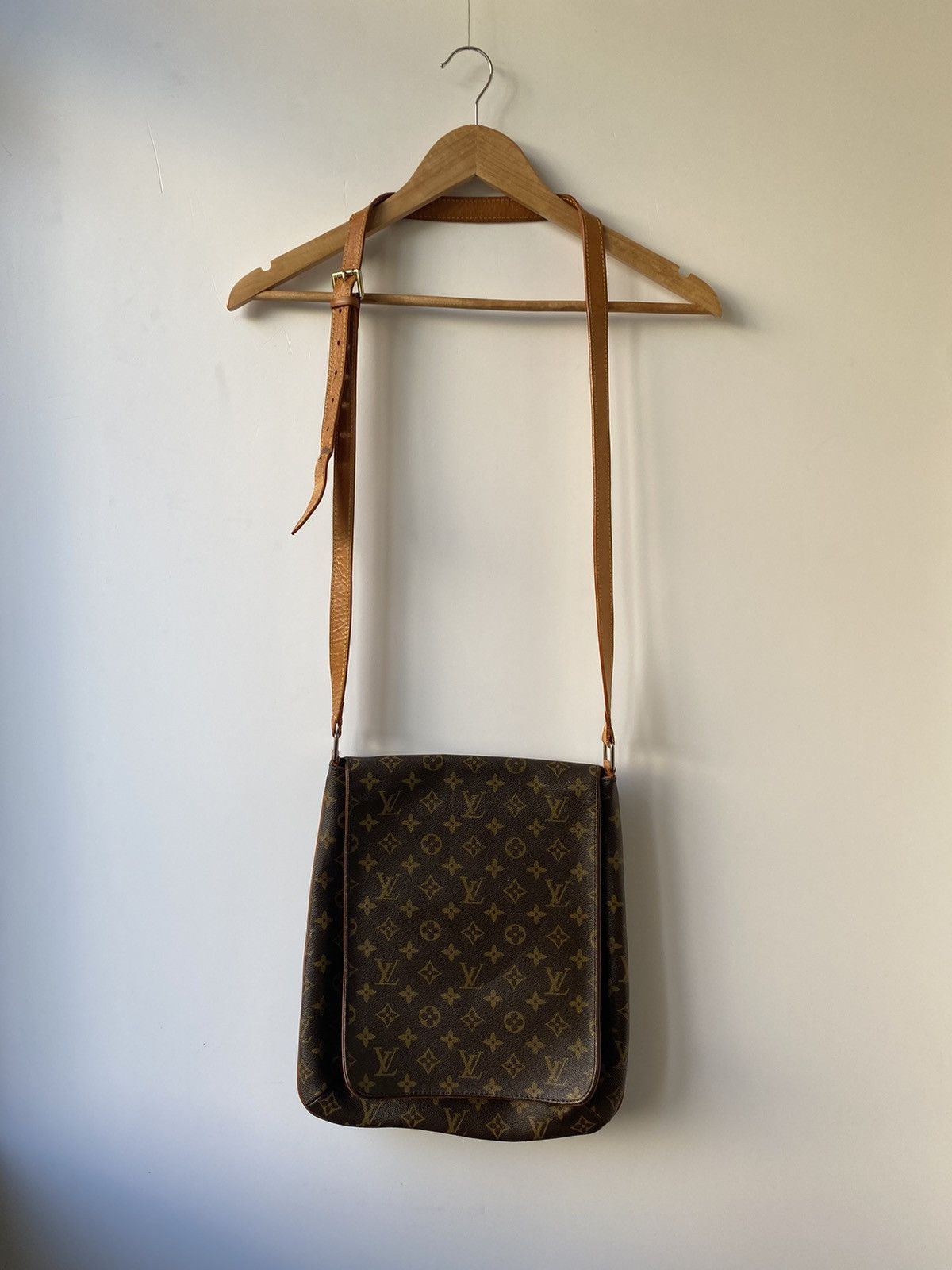 Vintage 90s Louis Vuitton Monogram LV Musette Salsa