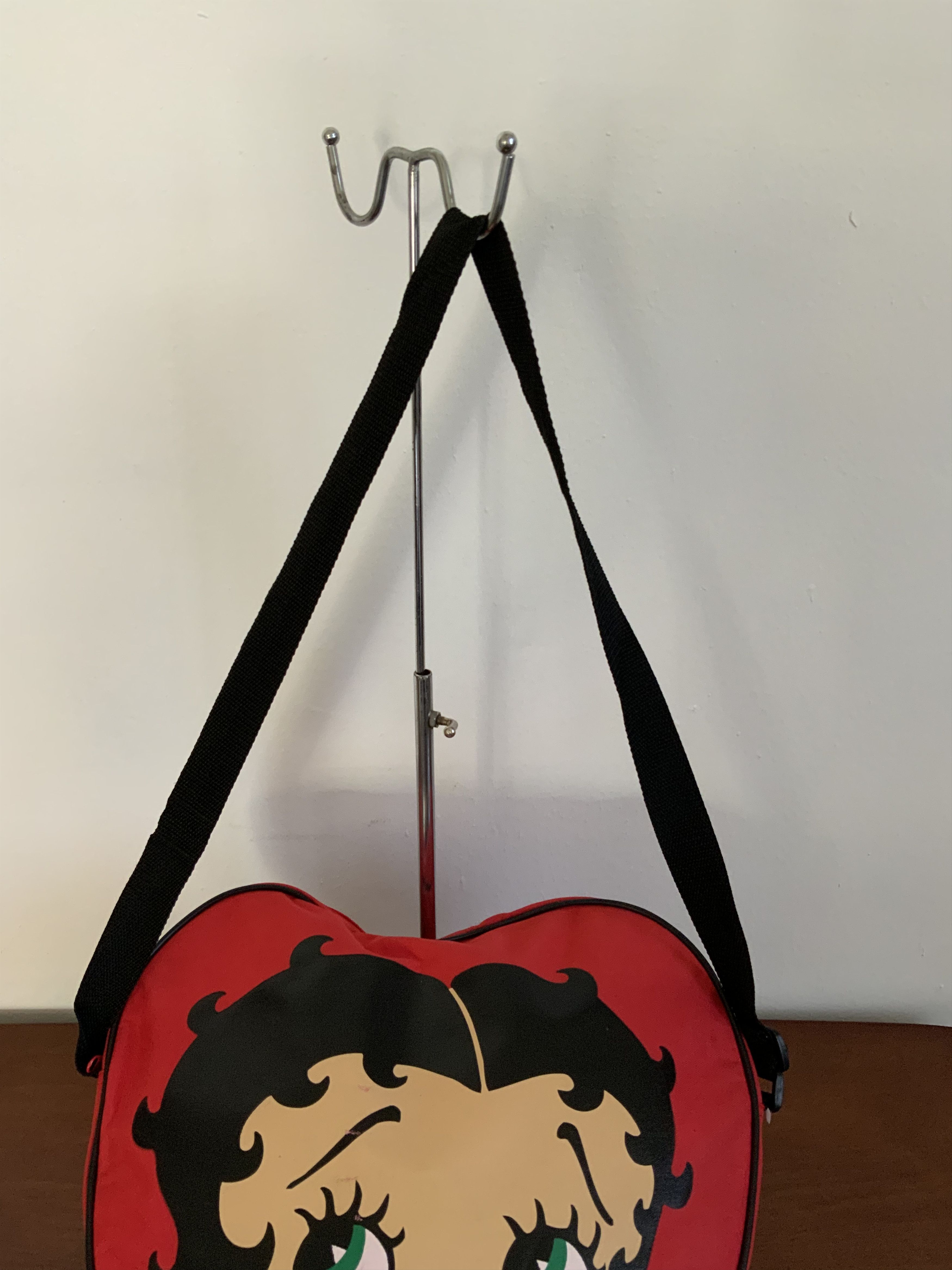Japanese Brand Betty Boop x Universal Studios Love Shape Slig Bag Size ONE SIZE - 4 Thumbnail