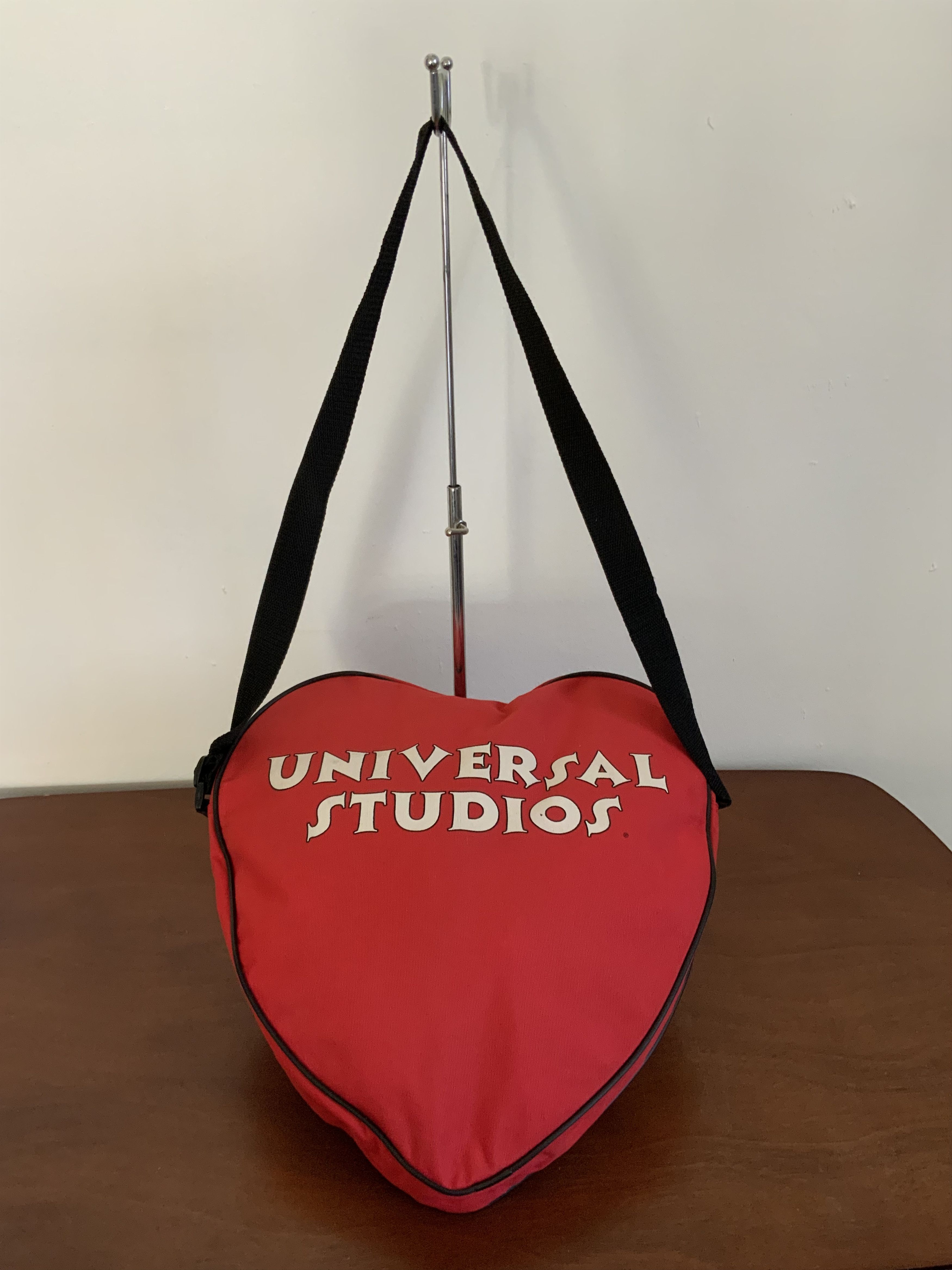 Japanese Brand Betty Boop x Universal Studios Love Shape Slig Bag Size ONE SIZE - 9 Thumbnail