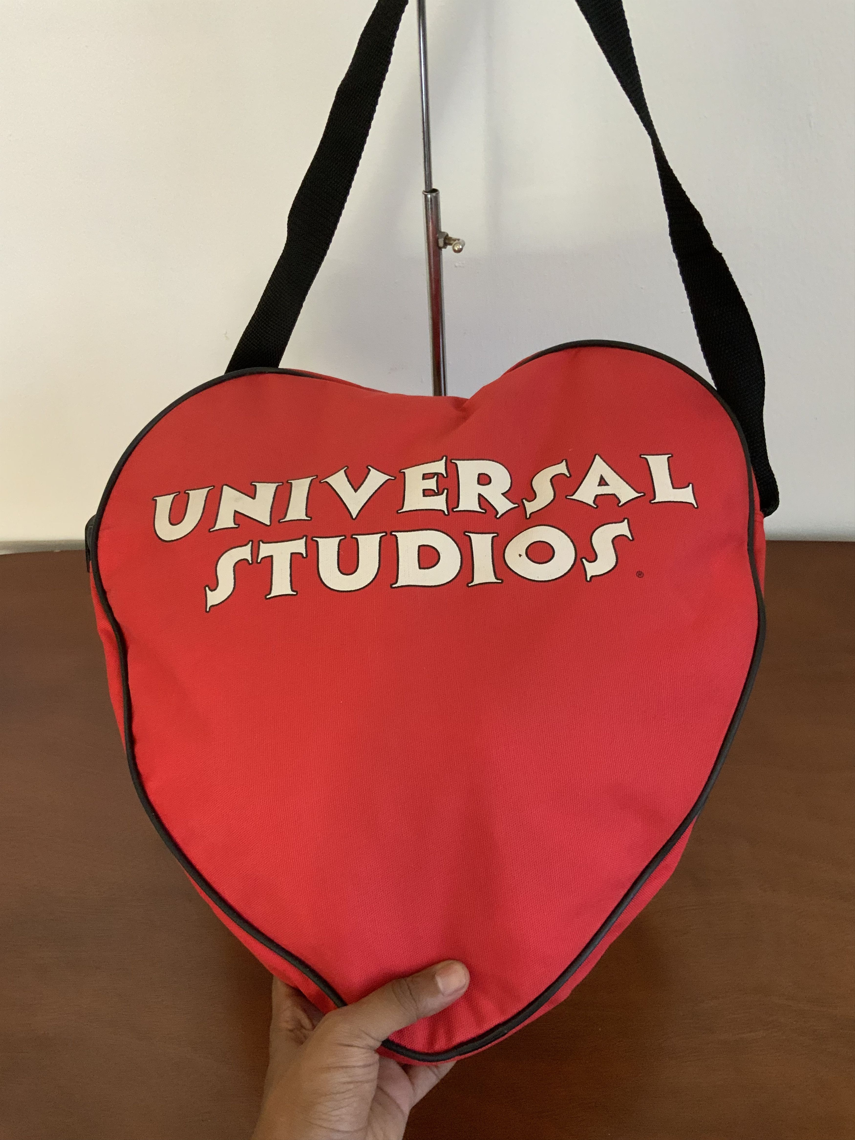 Japanese Brand Betty Boop x Universal Studios Love Shape Slig Bag Size ONE SIZE - 8 Thumbnail
