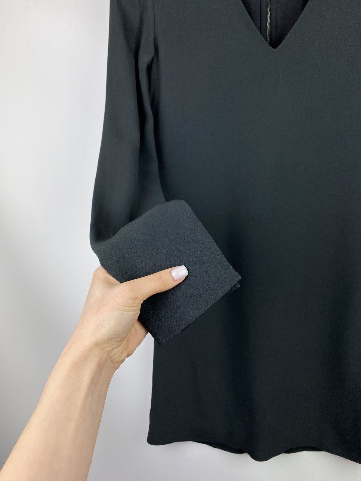 Designer × Helmut Lang Helmut Lang women’s v-neck viscose shift dress size Xs Size XS / US 0-2 / IT 36-38 - 7 Thumbnail