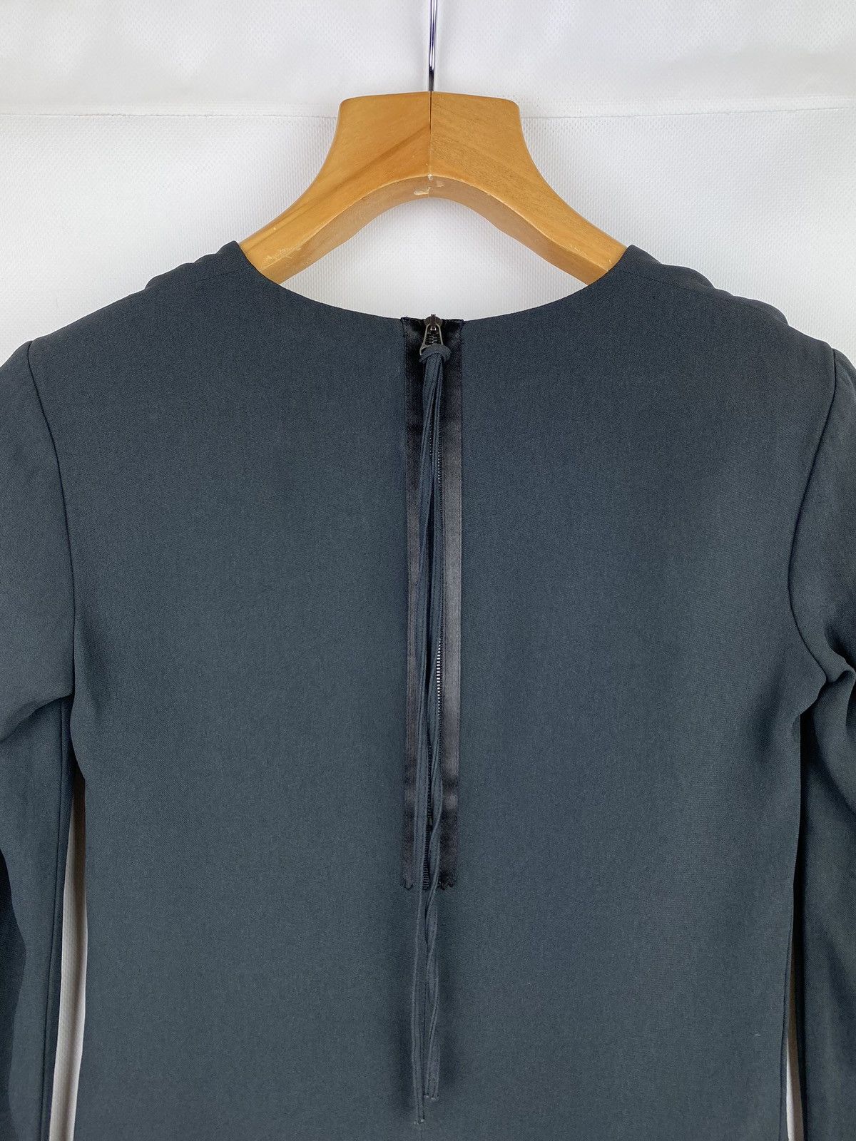 Designer × Helmut Lang Helmut Lang women’s v-neck viscose shift dress size Xs Size XS / US 0-2 / IT 36-38 - 16 Thumbnail