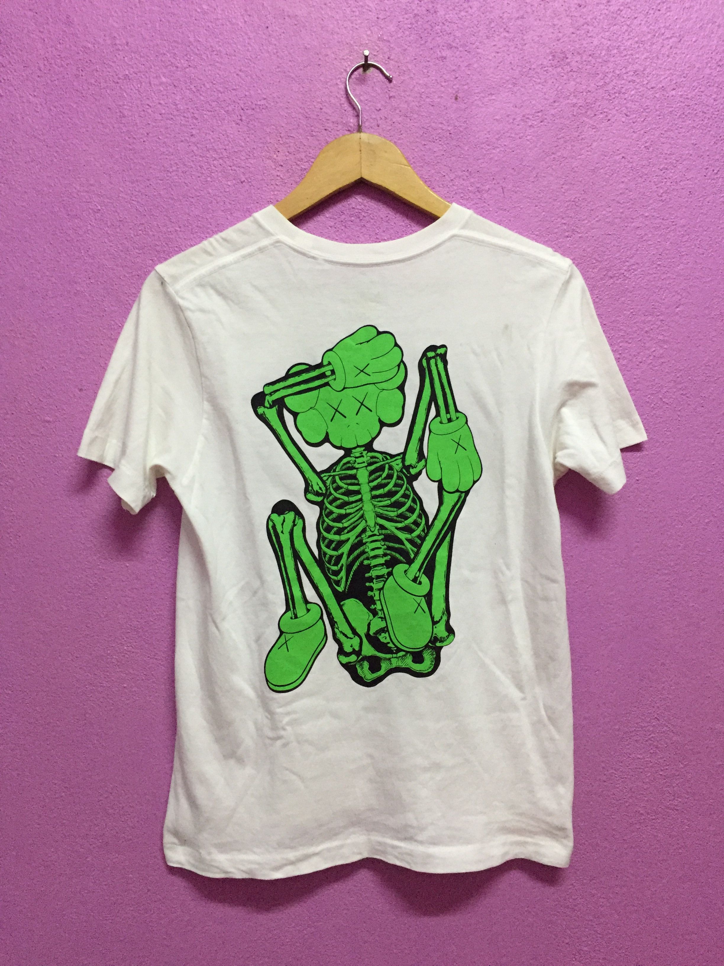 Kaws × Uniqlo Kaws x Uniqlo Skeleton T-Shirts Size US L / EU 52-54 / 3 - 1 Thumbnail