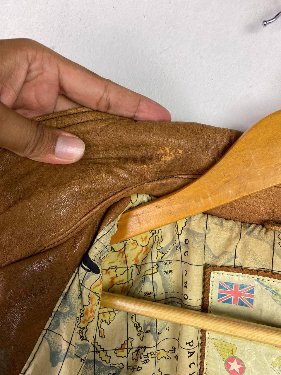 Vintage vintage leather jacket map lining nice design Size US L / EU 52-54 / 3 - 11 Thumbnail